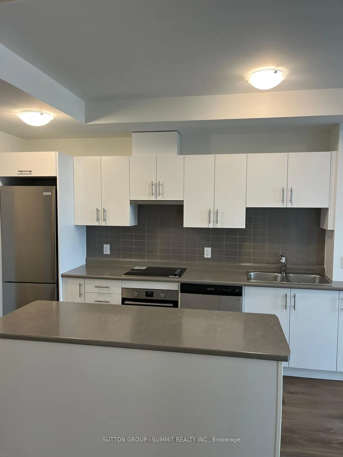 Photo 4 of Unit 1104, 461 Green Road, Hamilton, Lakeshore — HOMEH