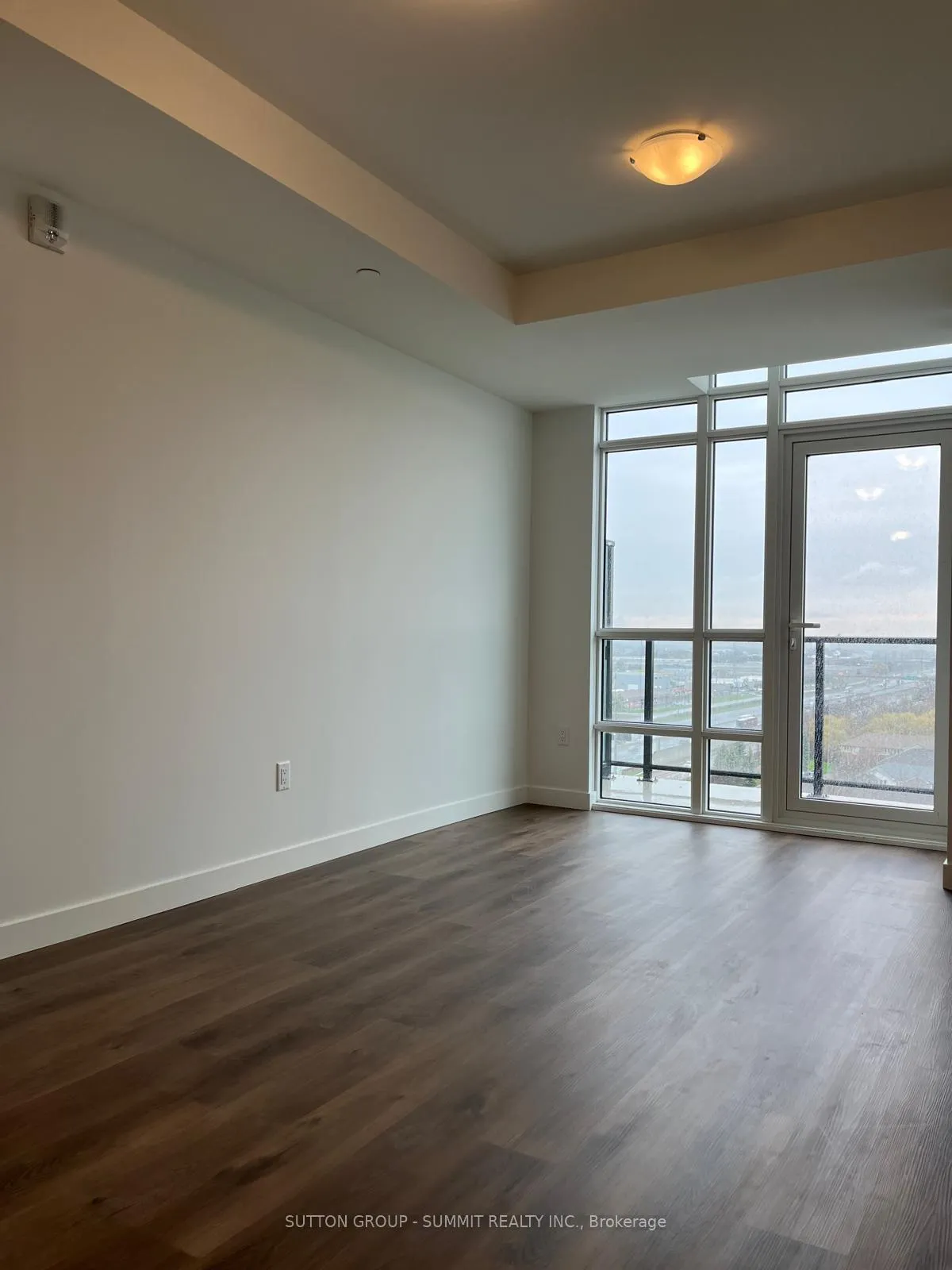 Photo 5 of Unit 1104, 461 Green Road, Hamilton, Lakeshore — HOMEH