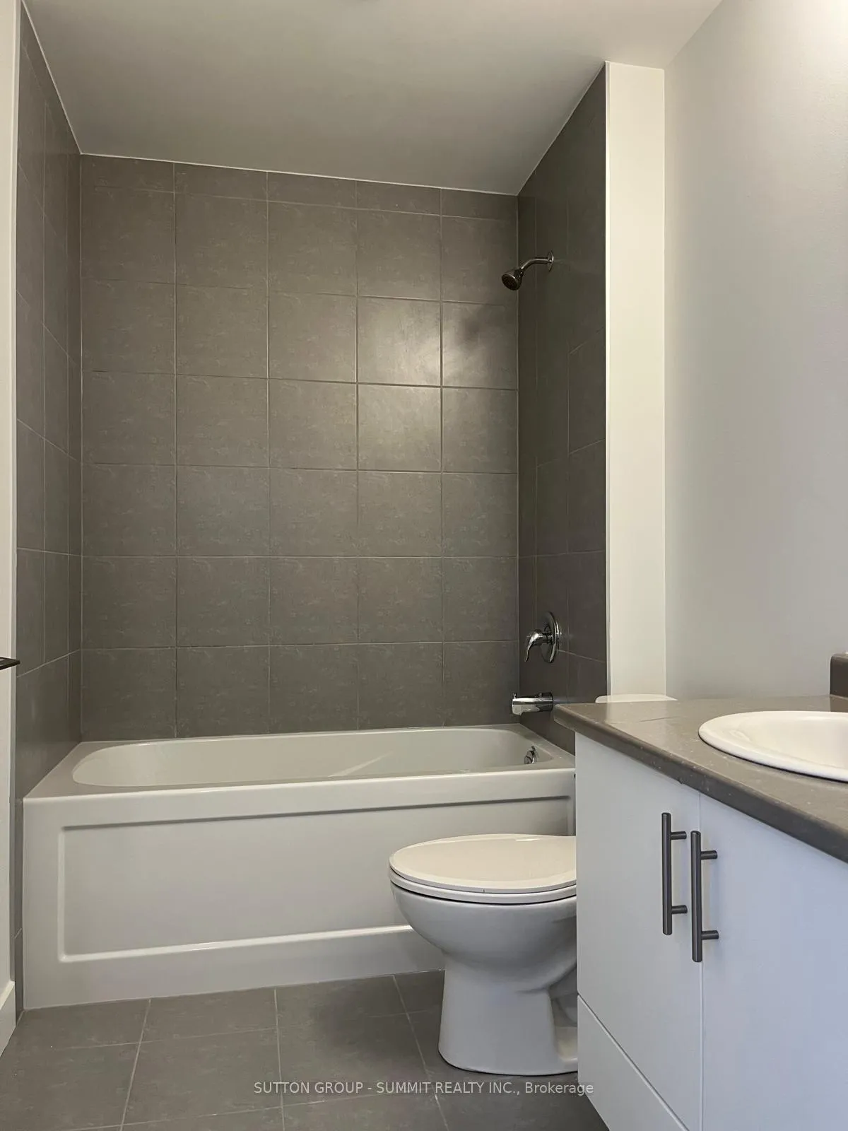 Photo 9 of Unit 1104, 461 Green Road, Hamilton, Lakeshore — HOMEH