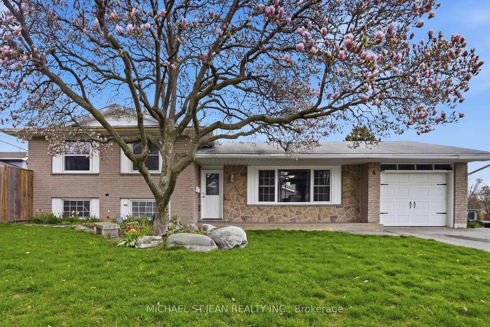 Photo 2 of 4 Clifton Downs Road, Hamilton, Gilbert — HOMEH