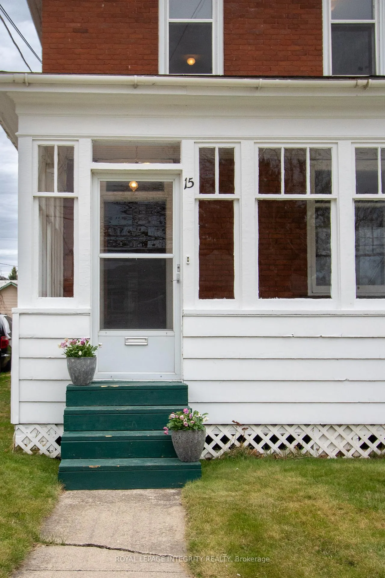 Photo 1 of 15 James Street, Smiths Falls — HOMEH
