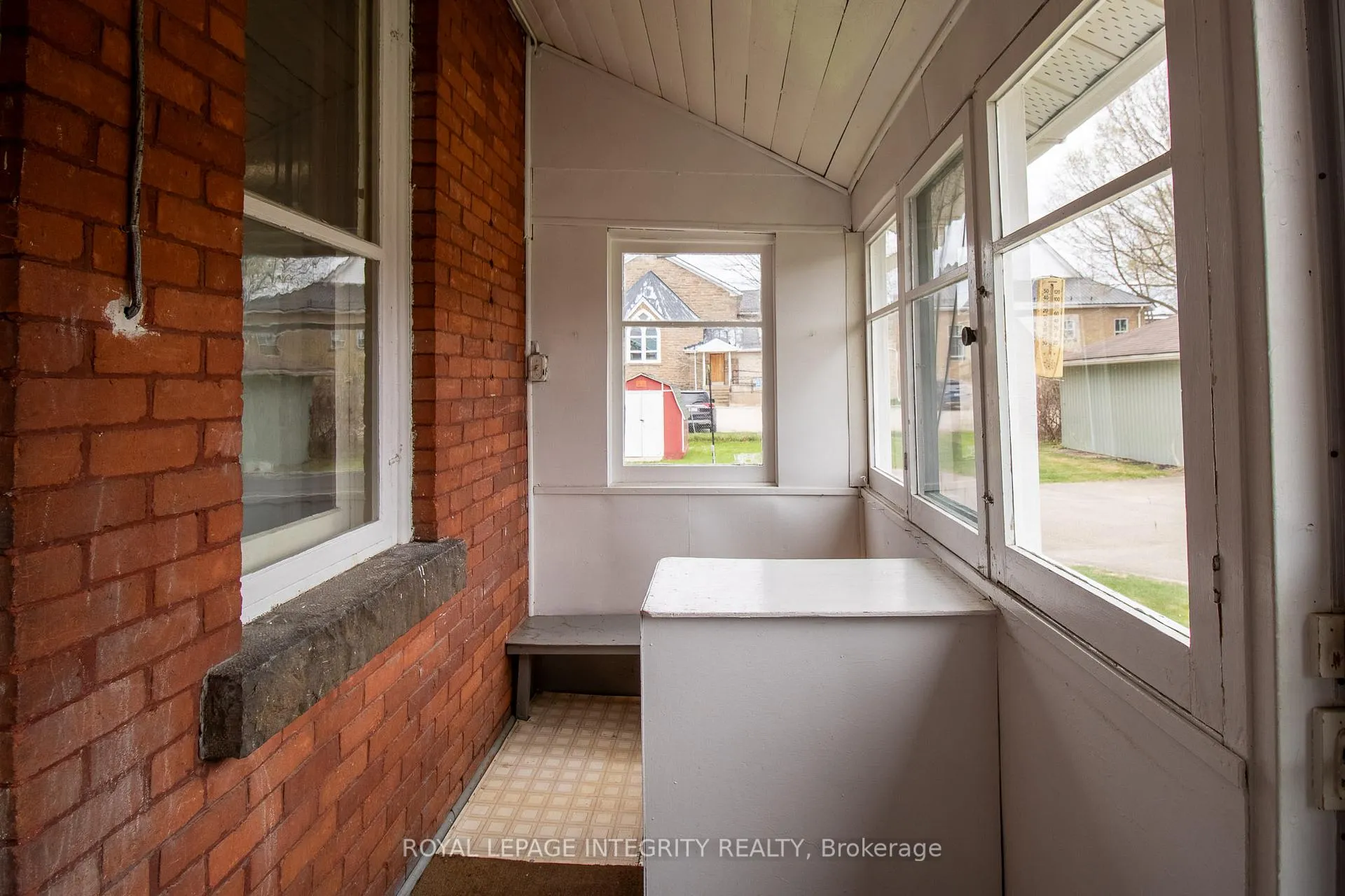 Photo 12 of 15 James Street, Smiths Falls — HOMEH
