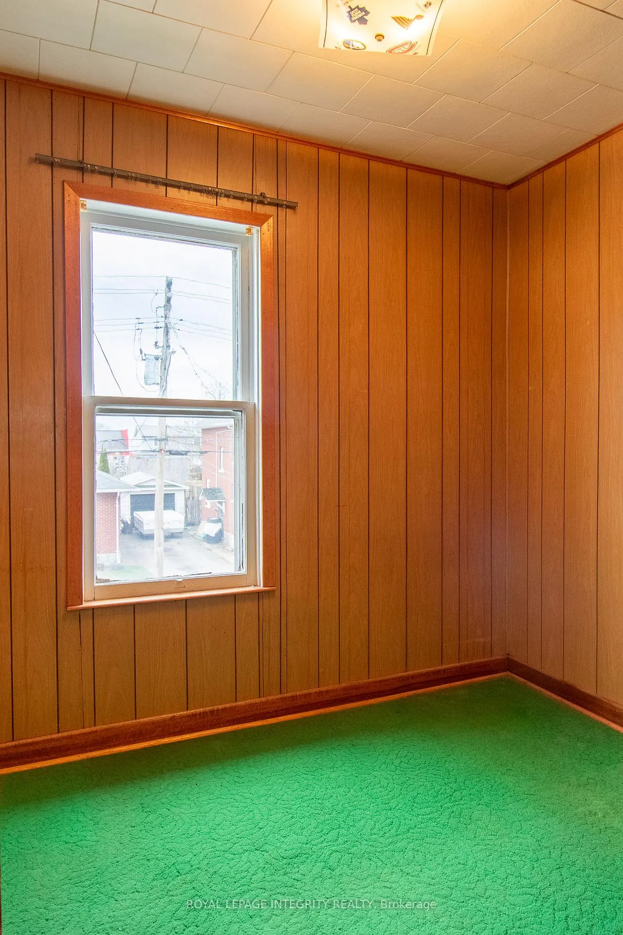 Photo 18 of 15 James Street, Smiths Falls — HOMEH