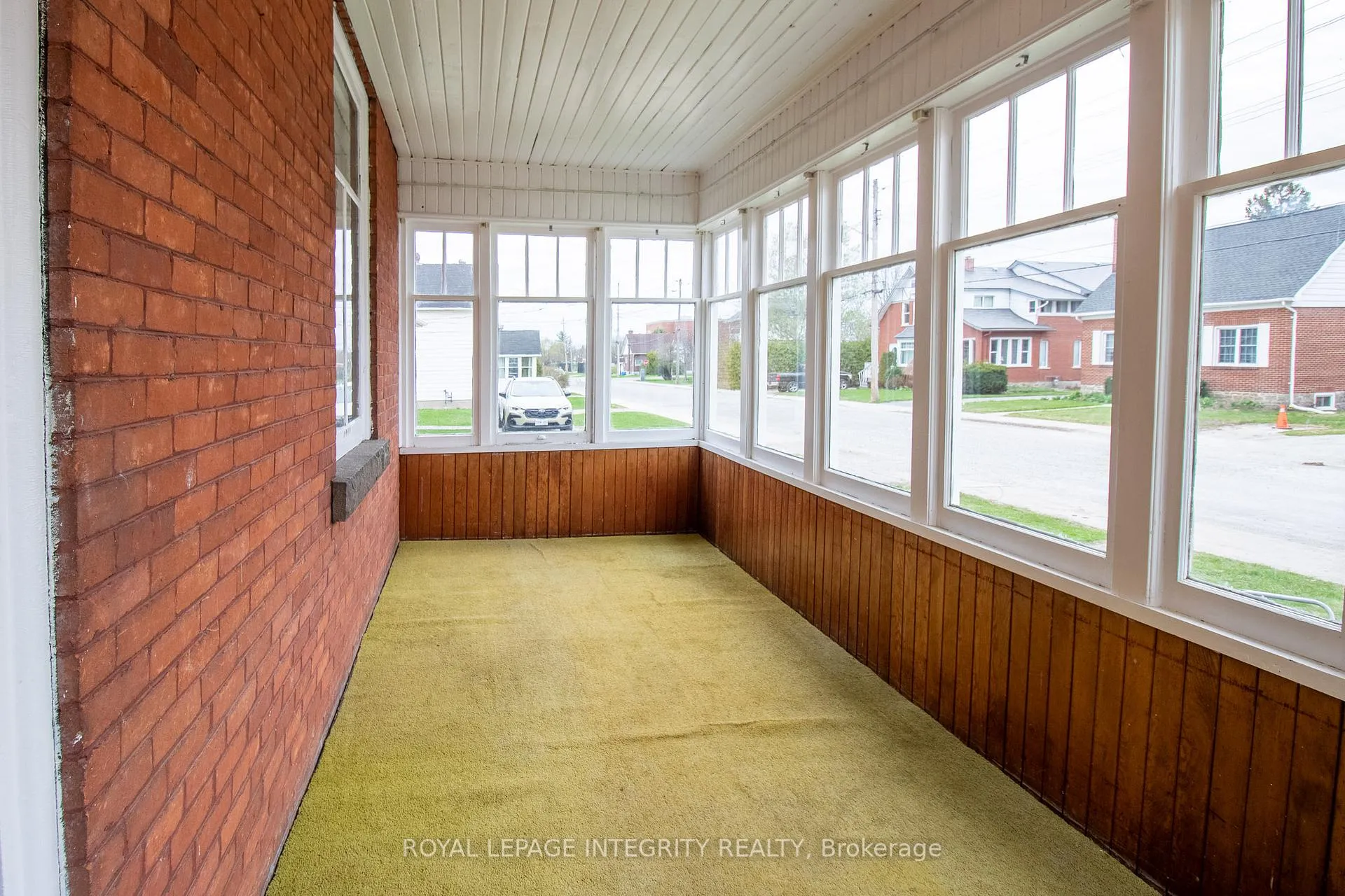 Photo 22 of 15 James Street, Smiths Falls — HOMEH