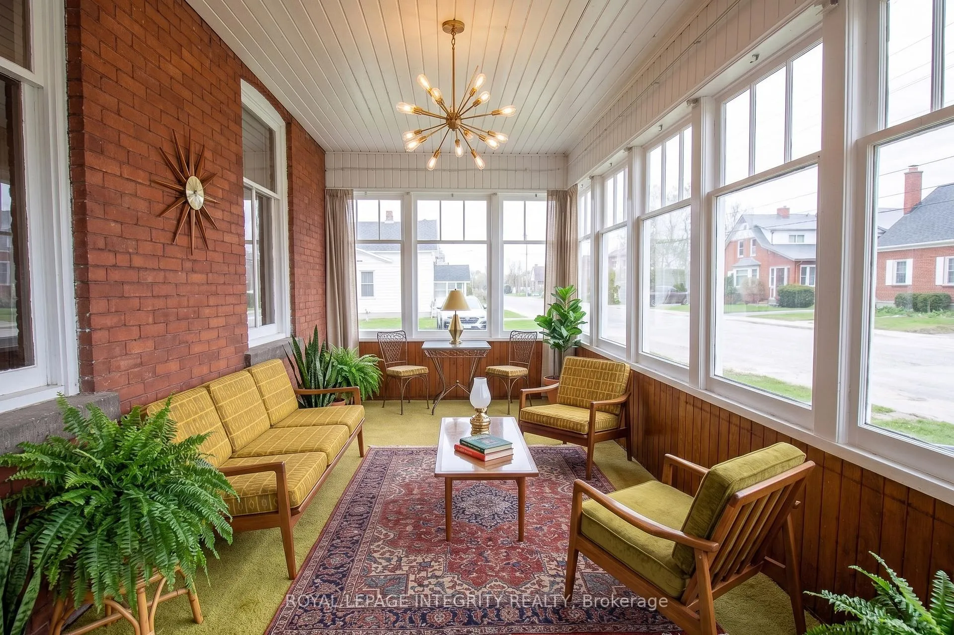 Photo 24 of 15 James Street, Smiths Falls — HOMEH