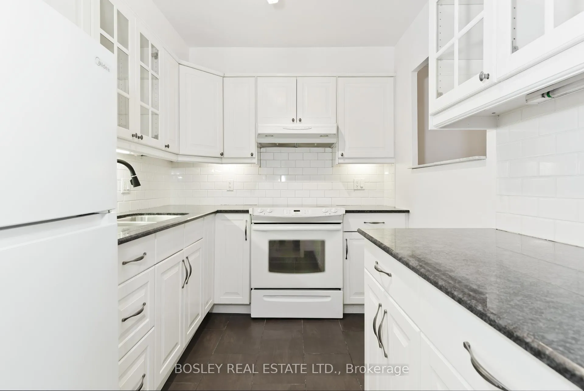 Photo 5 of Unit 106, 335 Lonsdale Road, Toronto, Forest Hill South — HOMEH