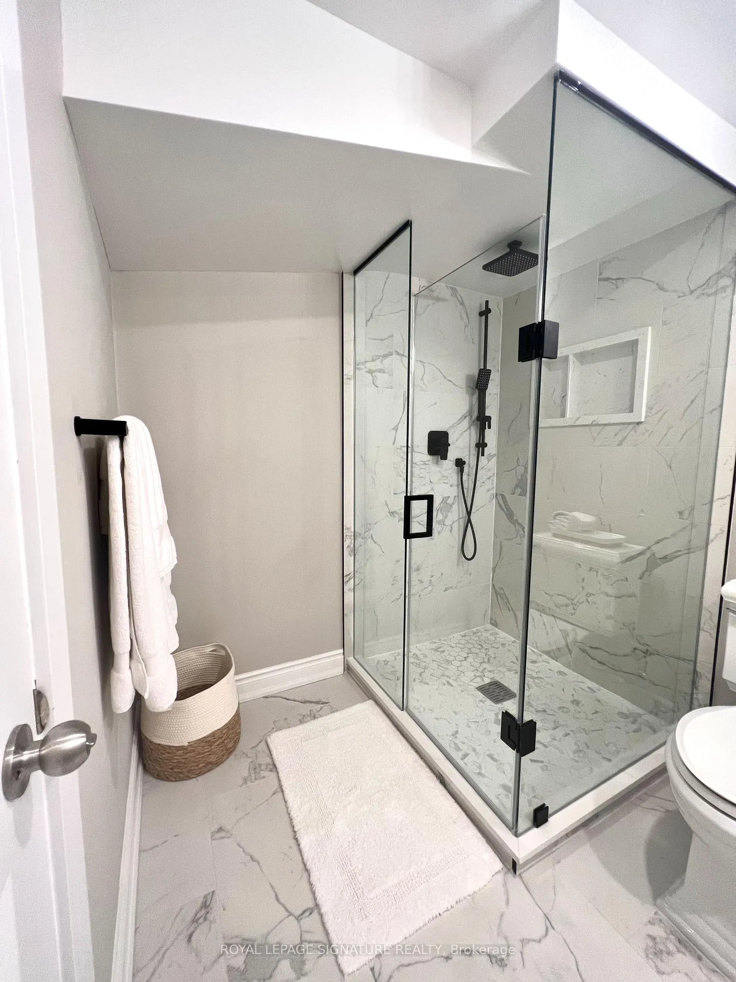 Photo 23 of Unit Lower Level, 964 Albertson Crescent, Mississauga, Lorne Park — HOMEH