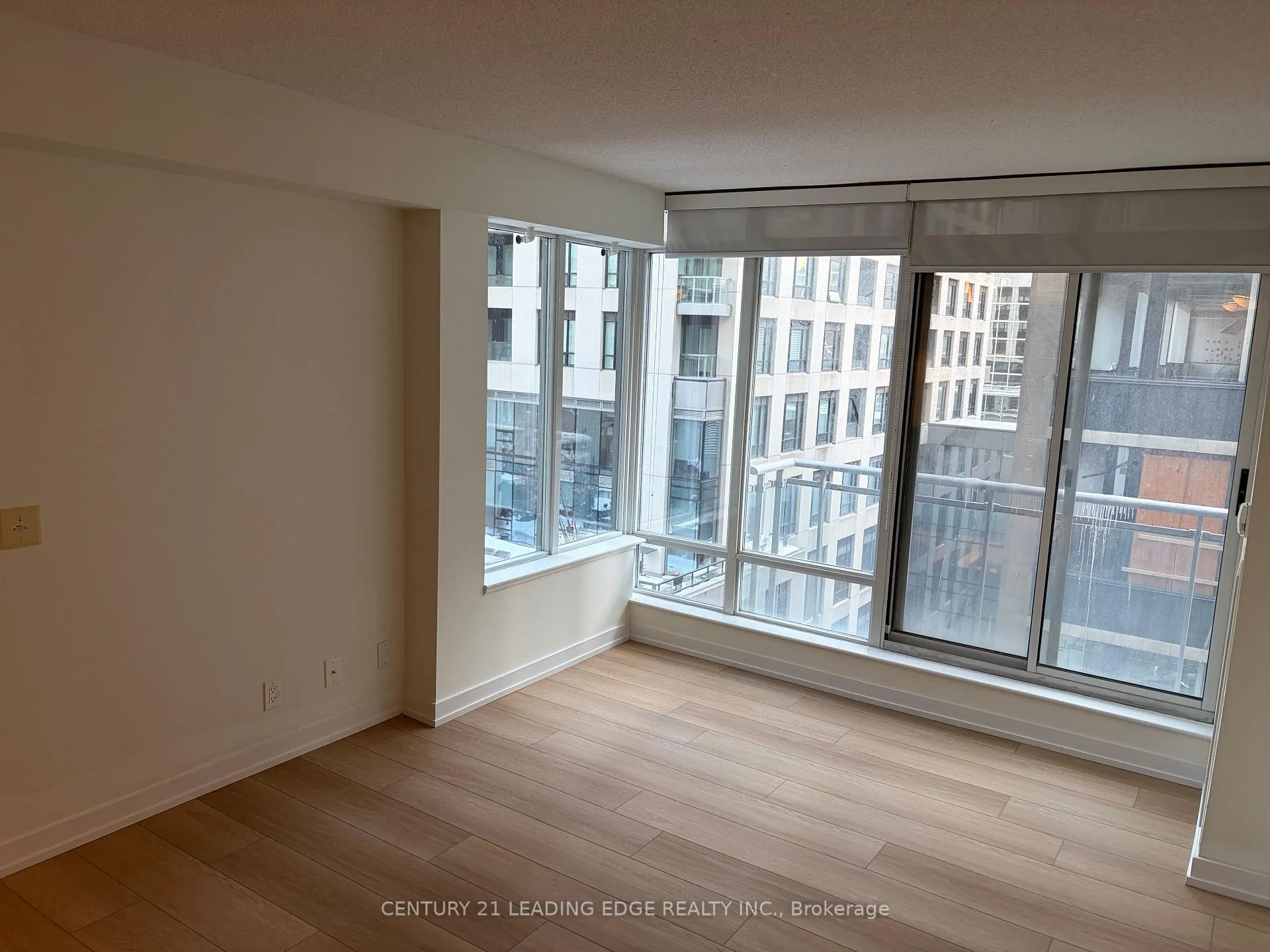 Photo 9 of Unit 1103, 8 Colborne Street, Toronto, Church-Yonge Corridor — HOMEH