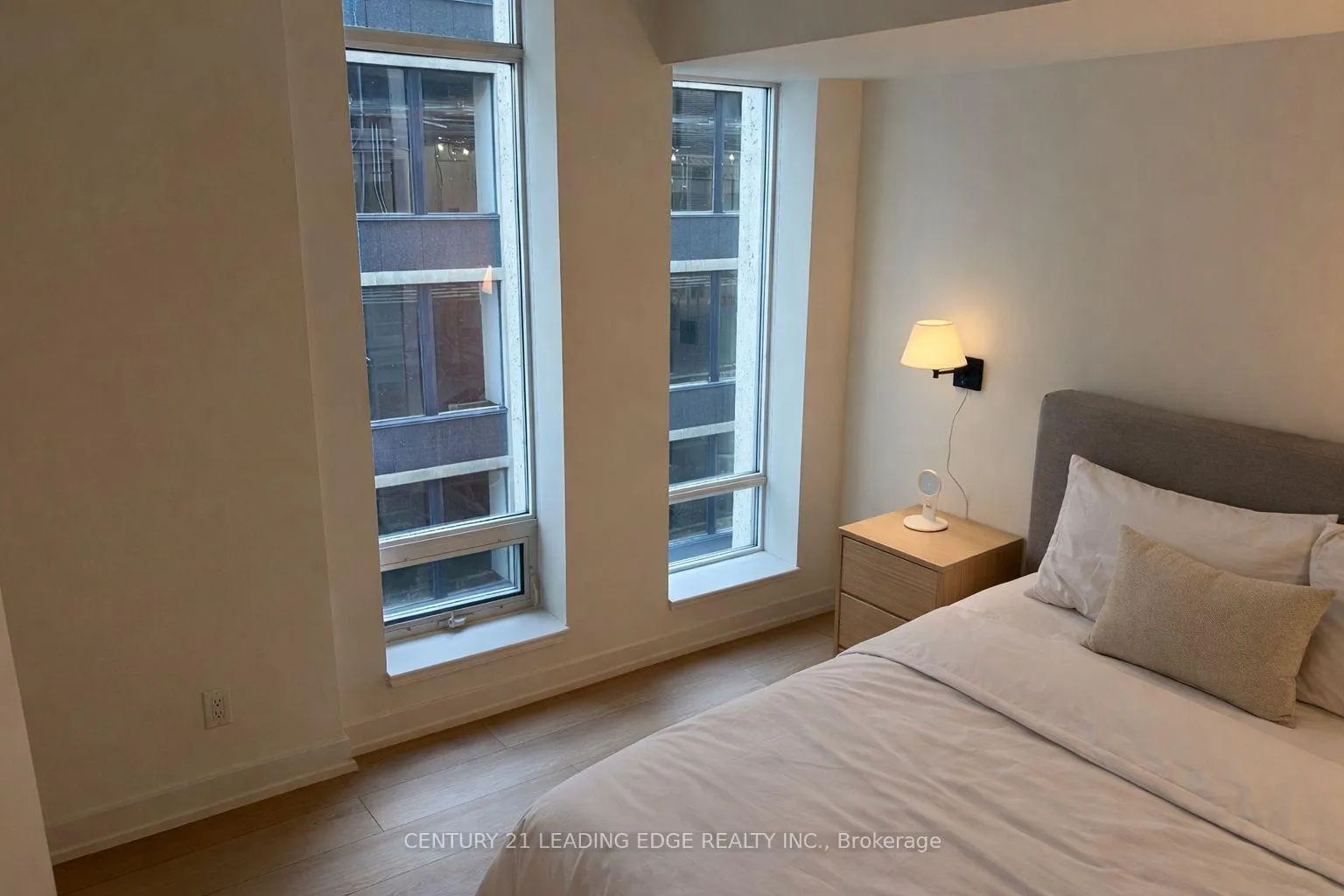 Photo 10 of Unit 1103, 8 Colborne Street, Toronto, Church-Yonge Corridor — HOMEH