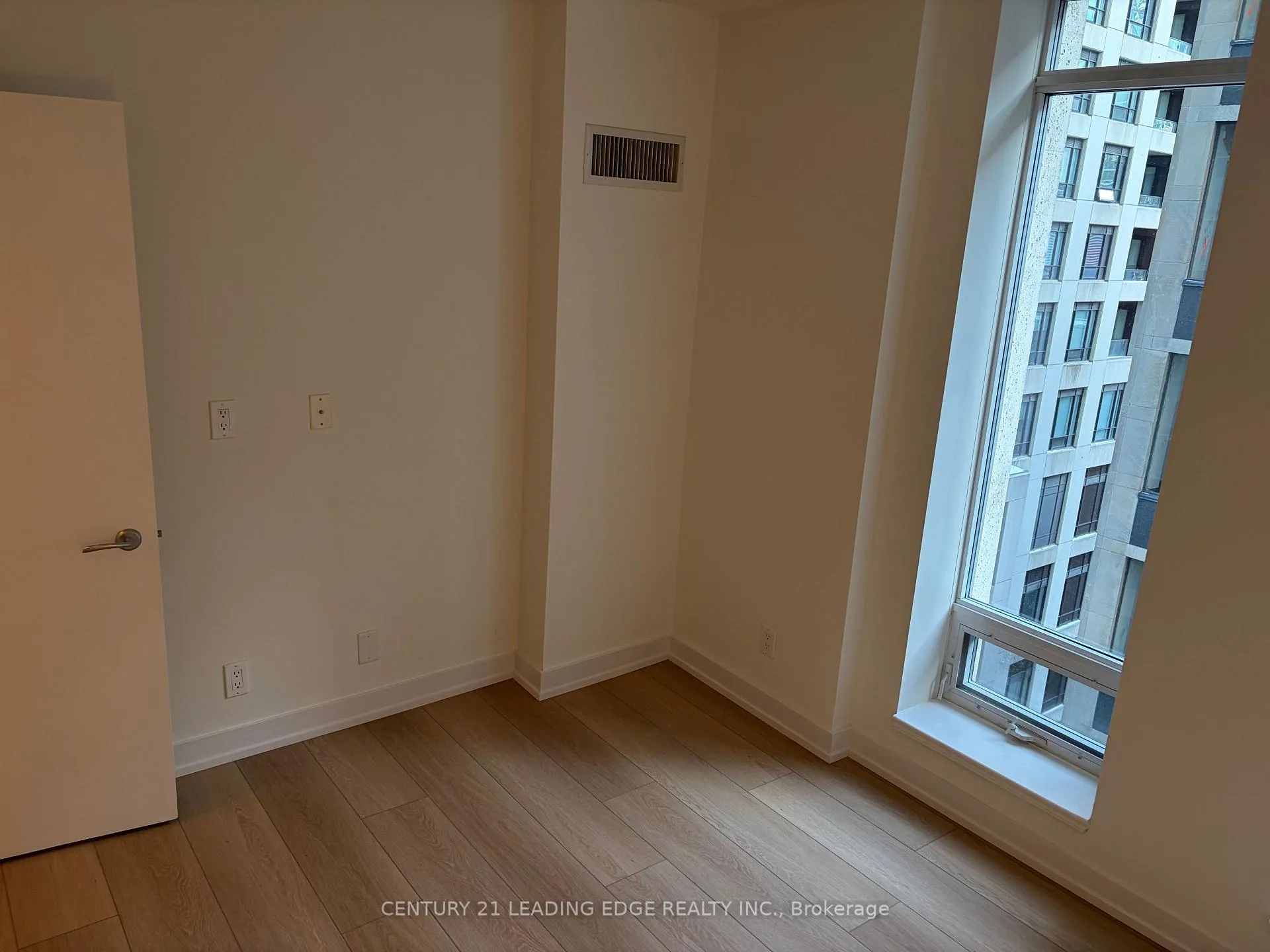 Photo 12 of Unit 1103, 8 Colborne Street, Toronto, Church-Yonge Corridor — HOMEH