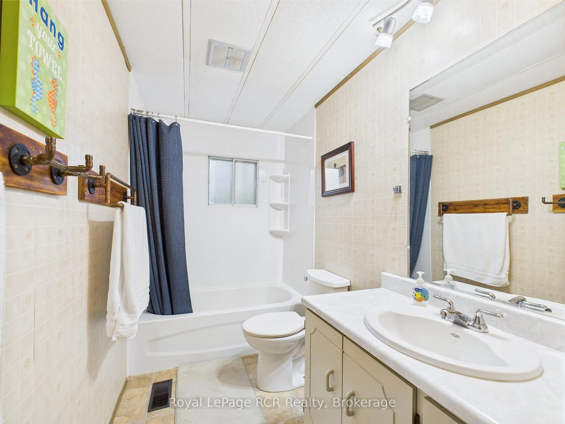 Photo 15 of 112 Huron Road, Huron-Kinloss — HOMEH