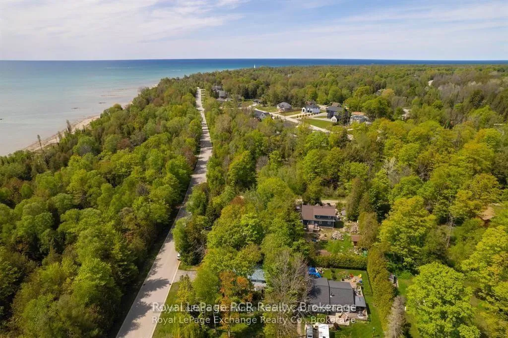 Photo 18 of 112 Huron Road, Huron-Kinloss — HOMEH