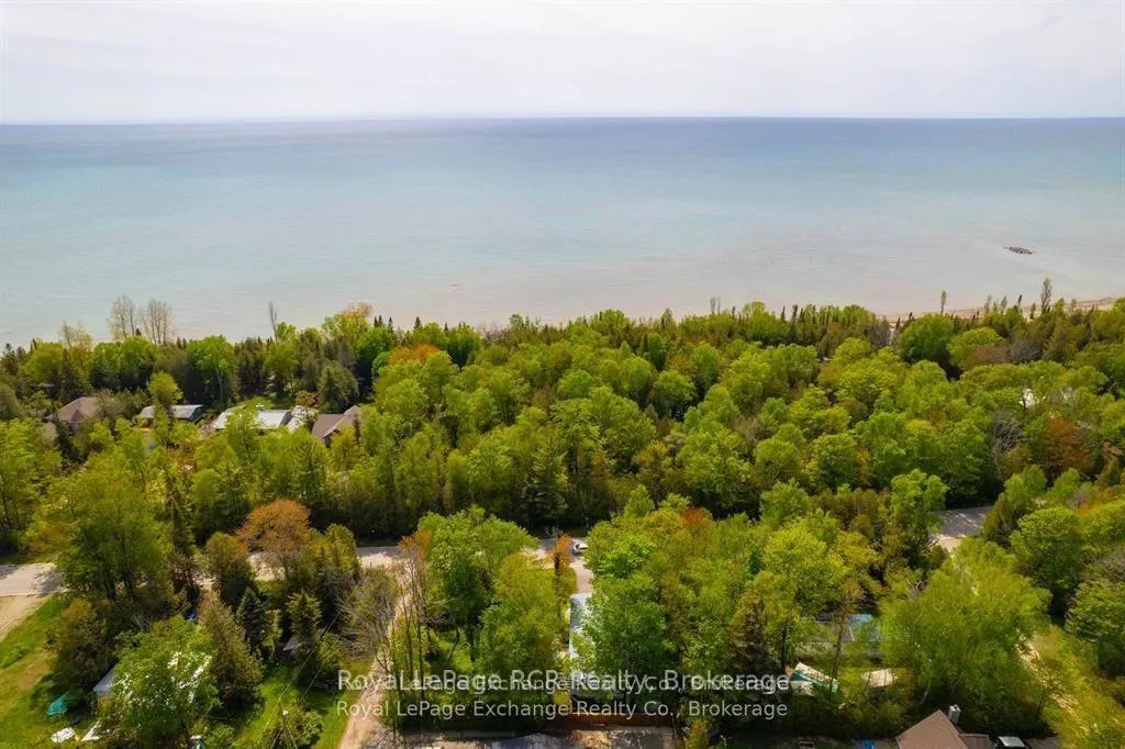Photo 19 of 112 Huron Road, Huron-Kinloss — HOMEH