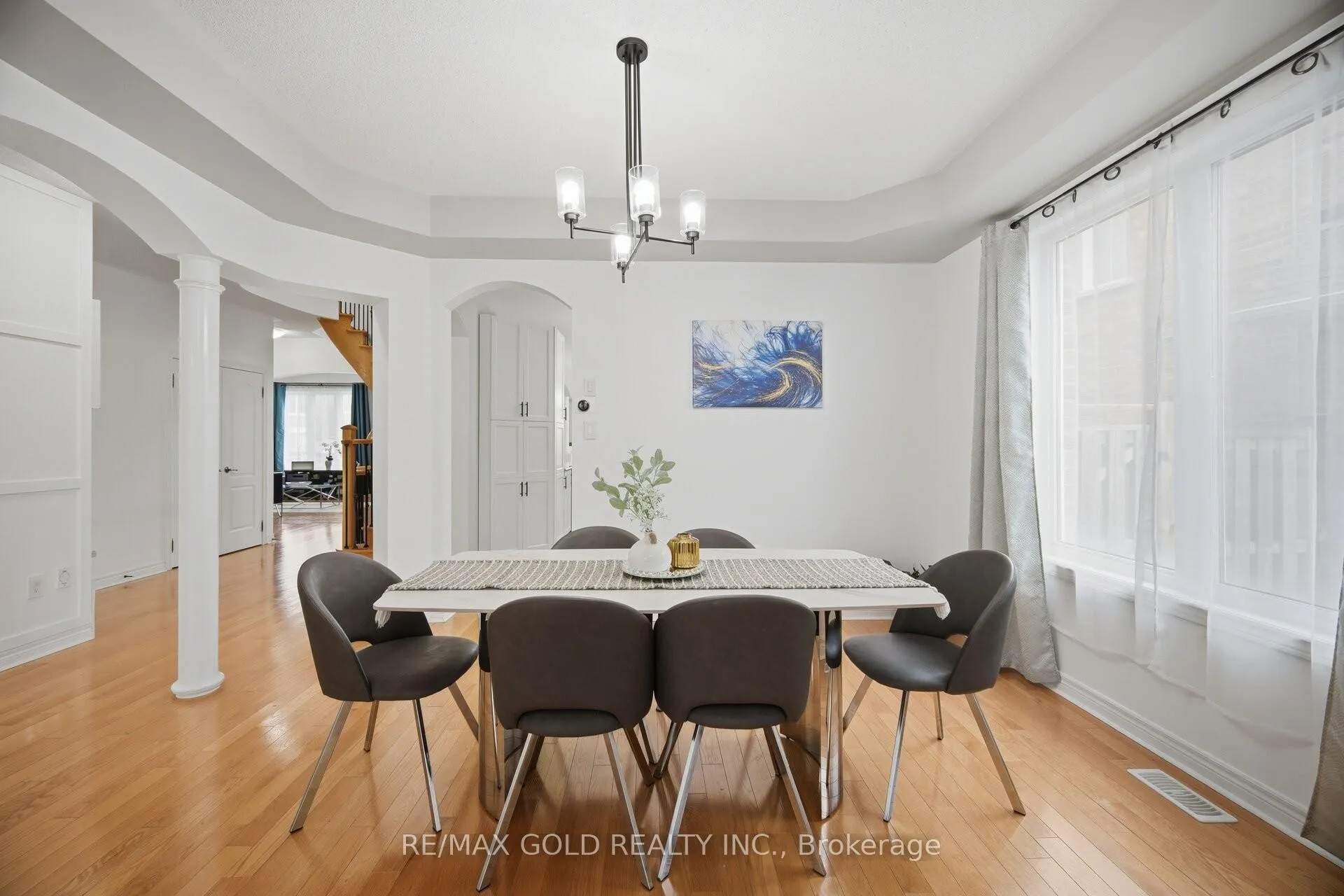 Photo 6 of 33 Garryoaks Drive, Brampton, Bram East — HOMEH