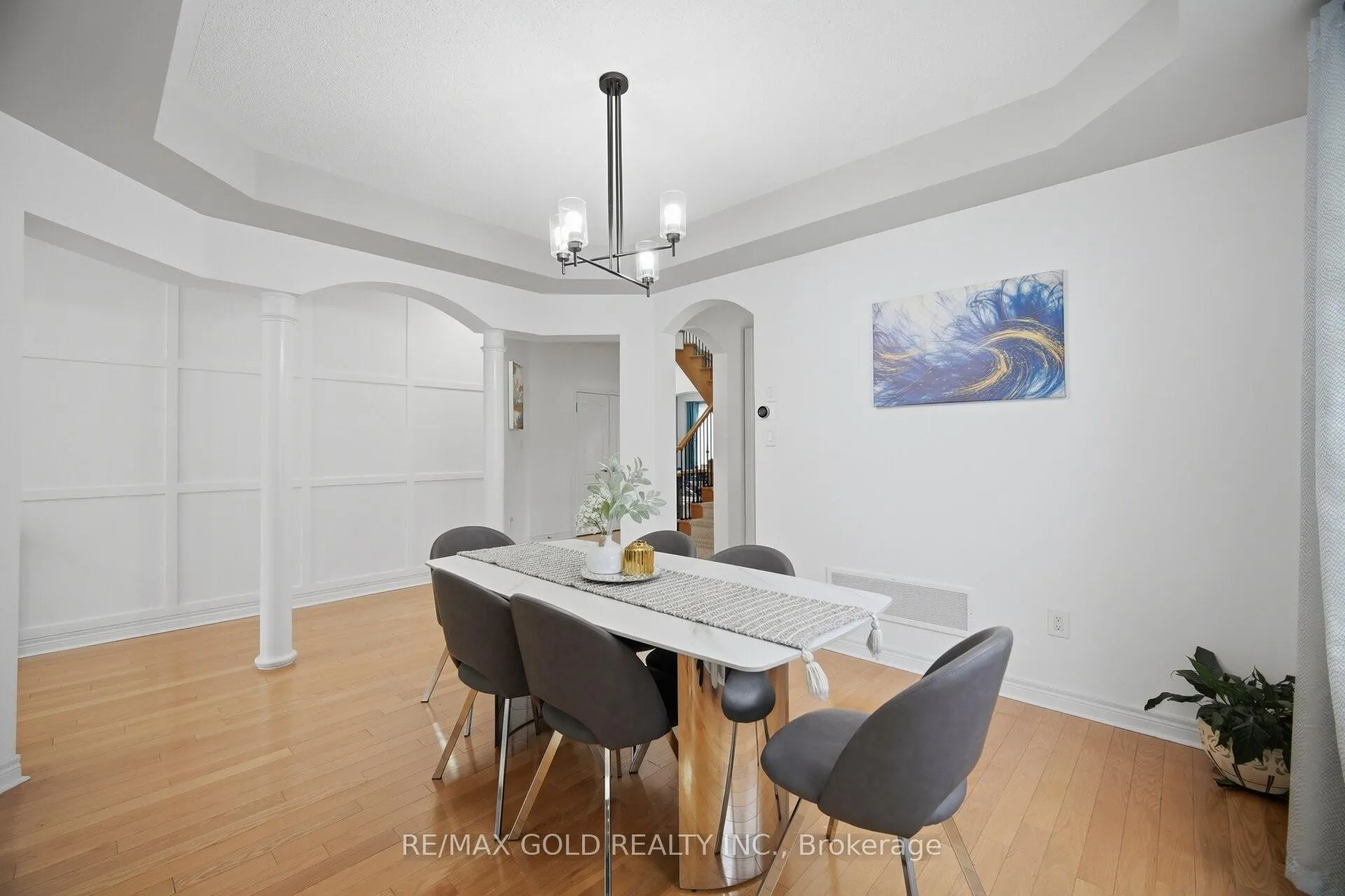 Photo 7 of 33 Garryoaks Drive, Brampton, Bram East — HOMEH