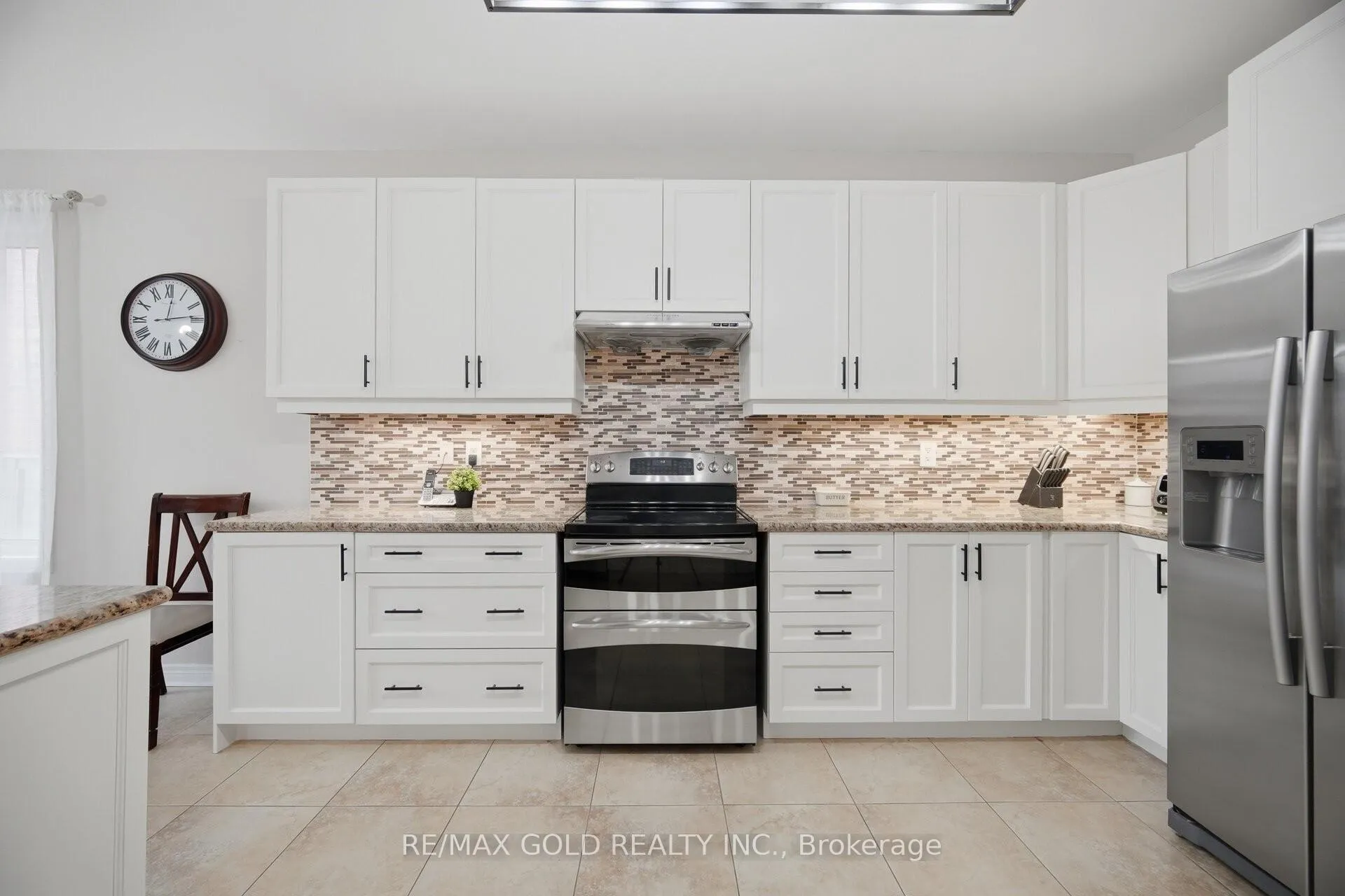 Photo 9 of 33 Garryoaks Drive, Brampton, Bram East — HOMEH