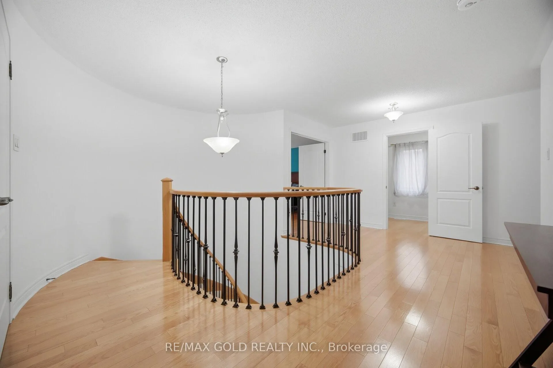 Photo 18 of 33 Garryoaks Drive, Brampton, Bram East — HOMEH