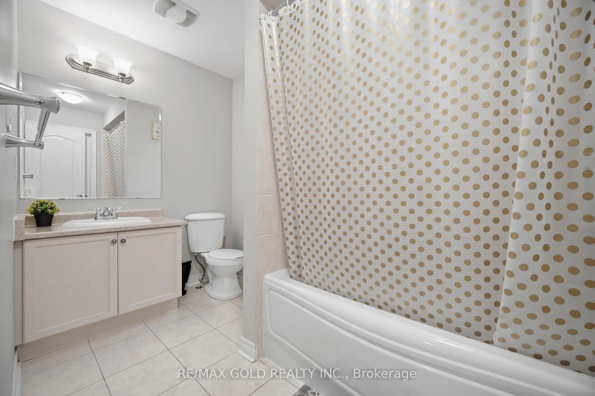Photo 26 of 33 Garryoaks Drive, Brampton, Bram East — HOMEH