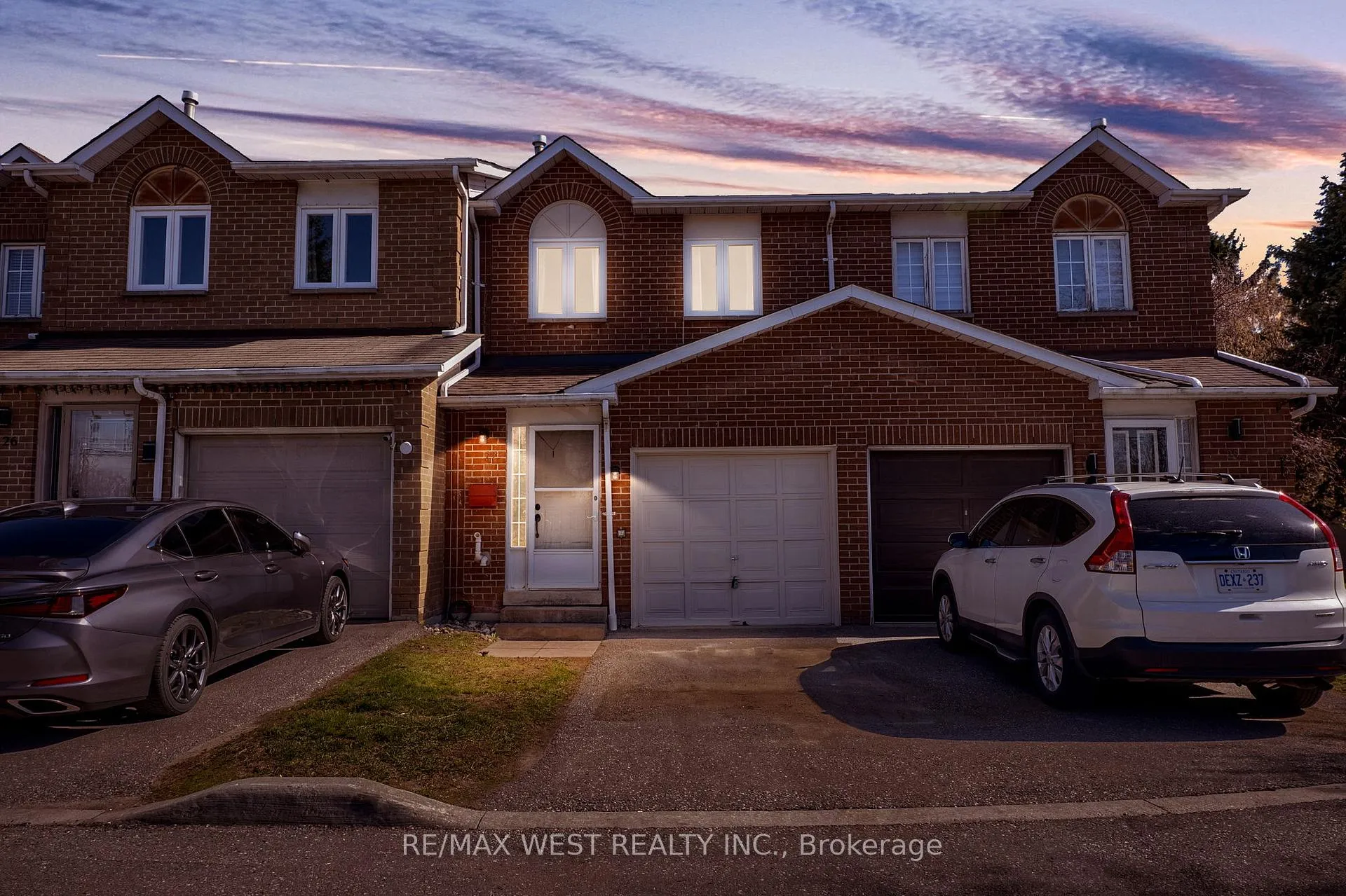 Photo 1 of Unit 27, 905 Bayly Street, Pickering, West Shore — HOMEH