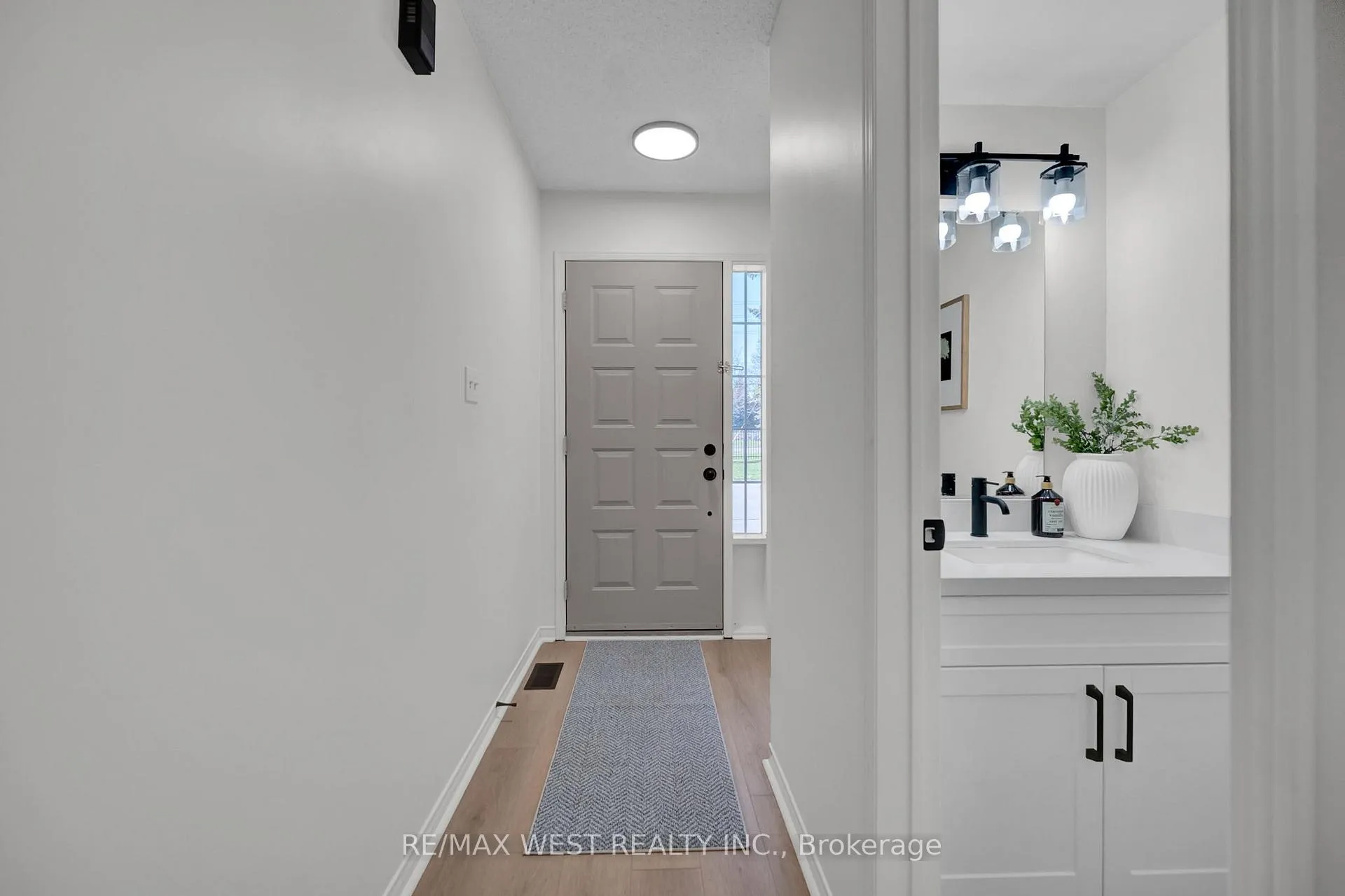 Photo 3 of Unit 27, 905 Bayly Street, Pickering, West Shore — HOMEH
