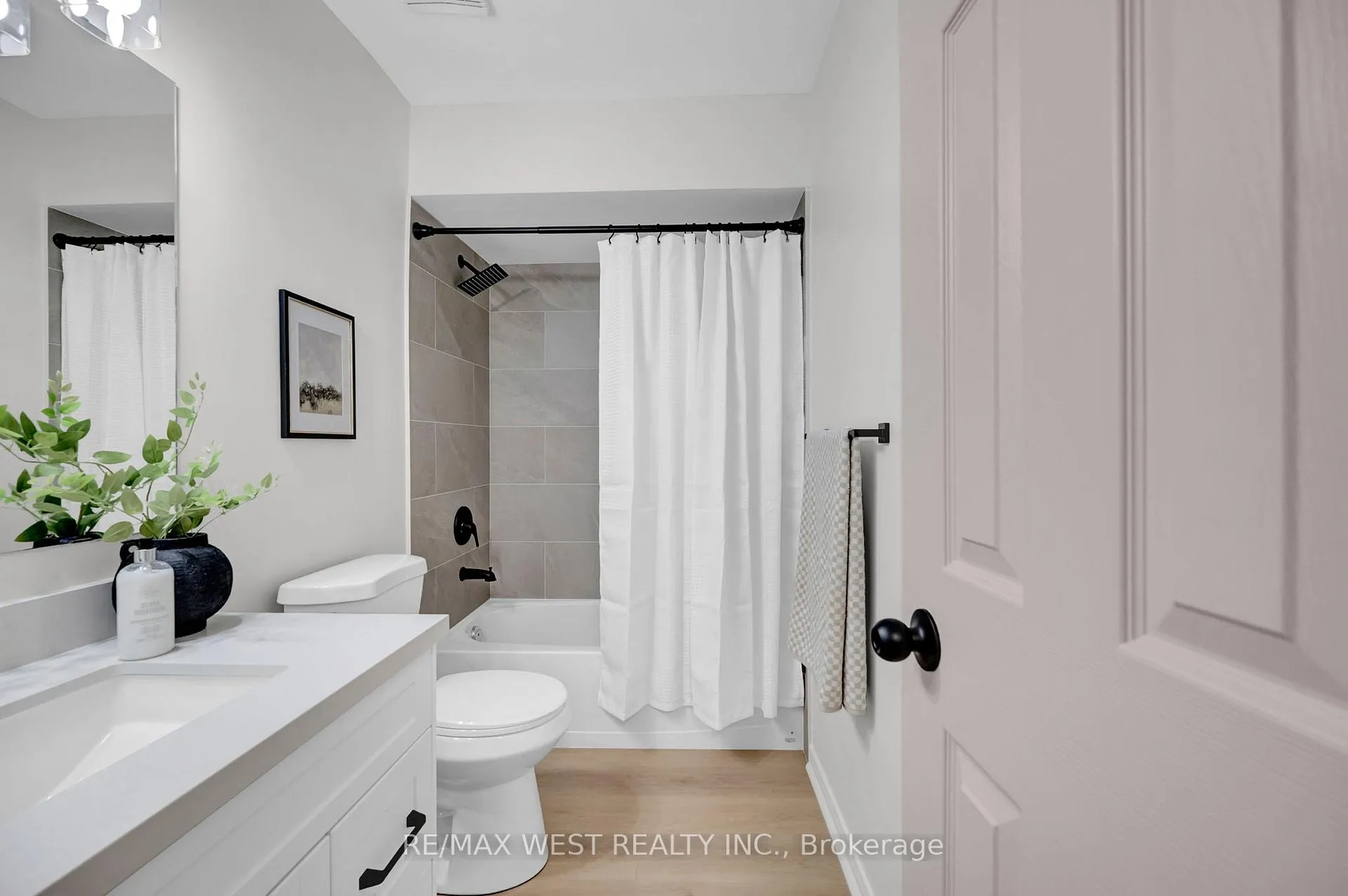 Photo 23 of Unit 27, 905 Bayly Street, Pickering, West Shore — HOMEH