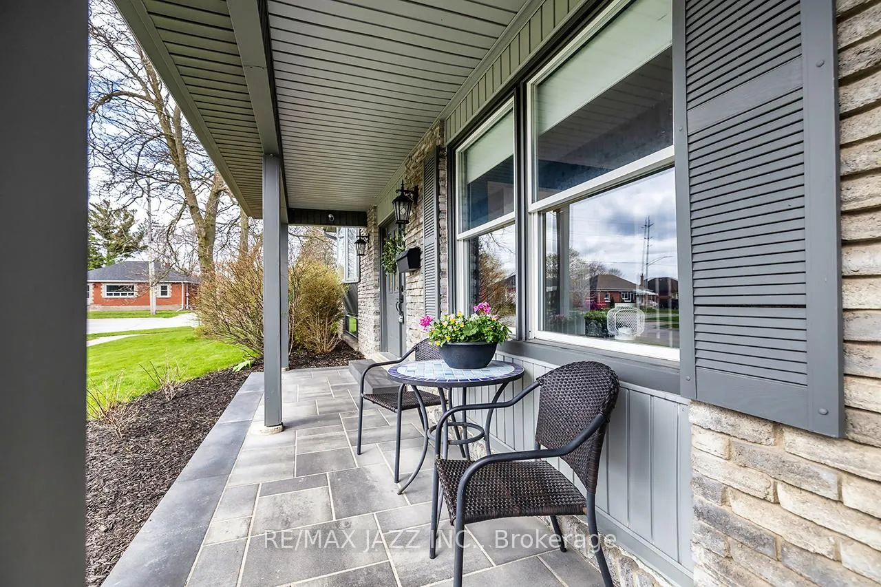 Photo 4 of 95 Hobbs Drive, Clarington, Bowmanville — HOMEH