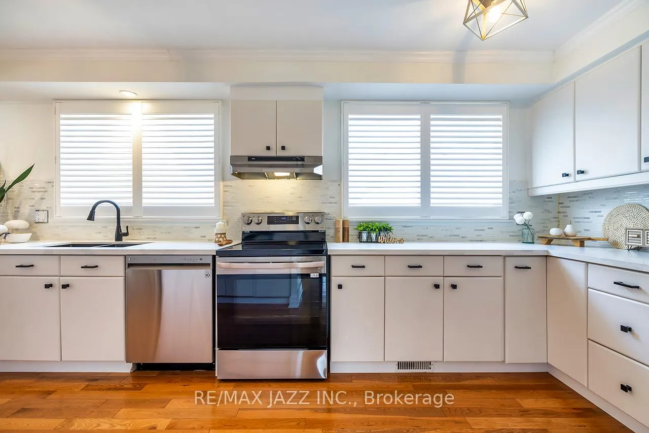Photo 9 of 95 Hobbs Drive, Clarington, Bowmanville — HOMEH