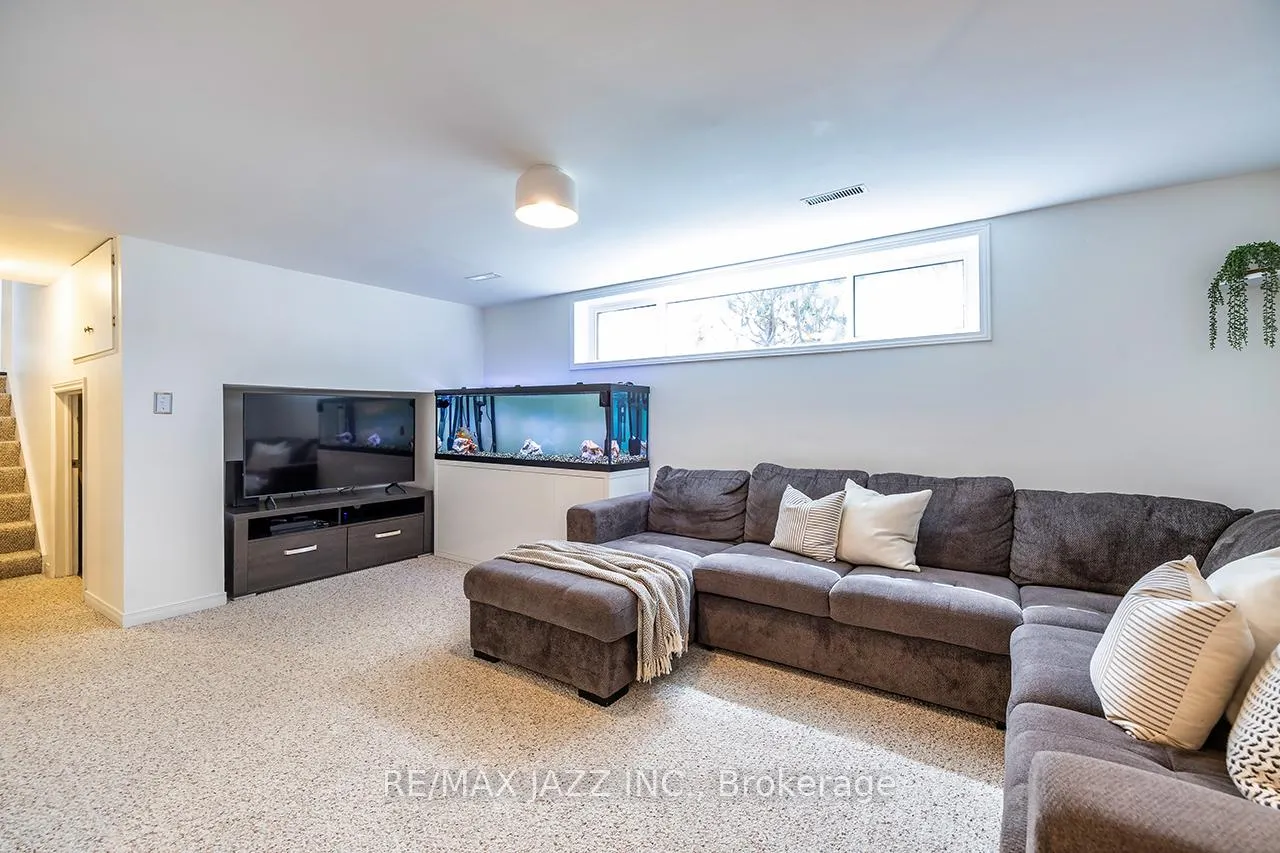 Photo 23 of 95 Hobbs Drive, Clarington, Bowmanville — HOMEH