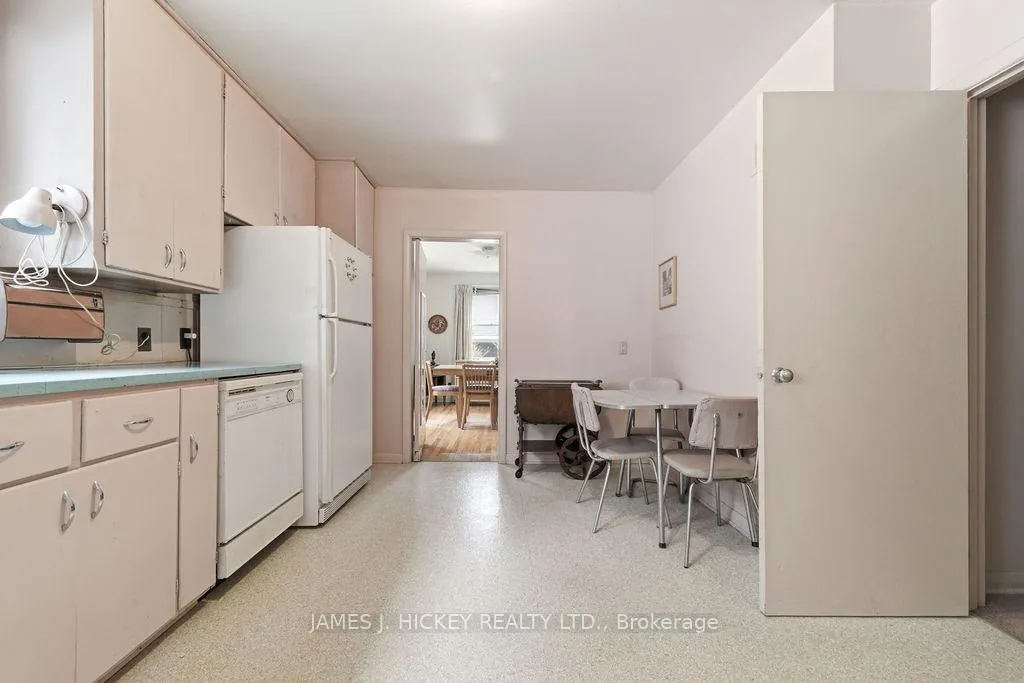 Photo 5 of 30 Laurier Avenue, Deep River, Deep River — HOMEH