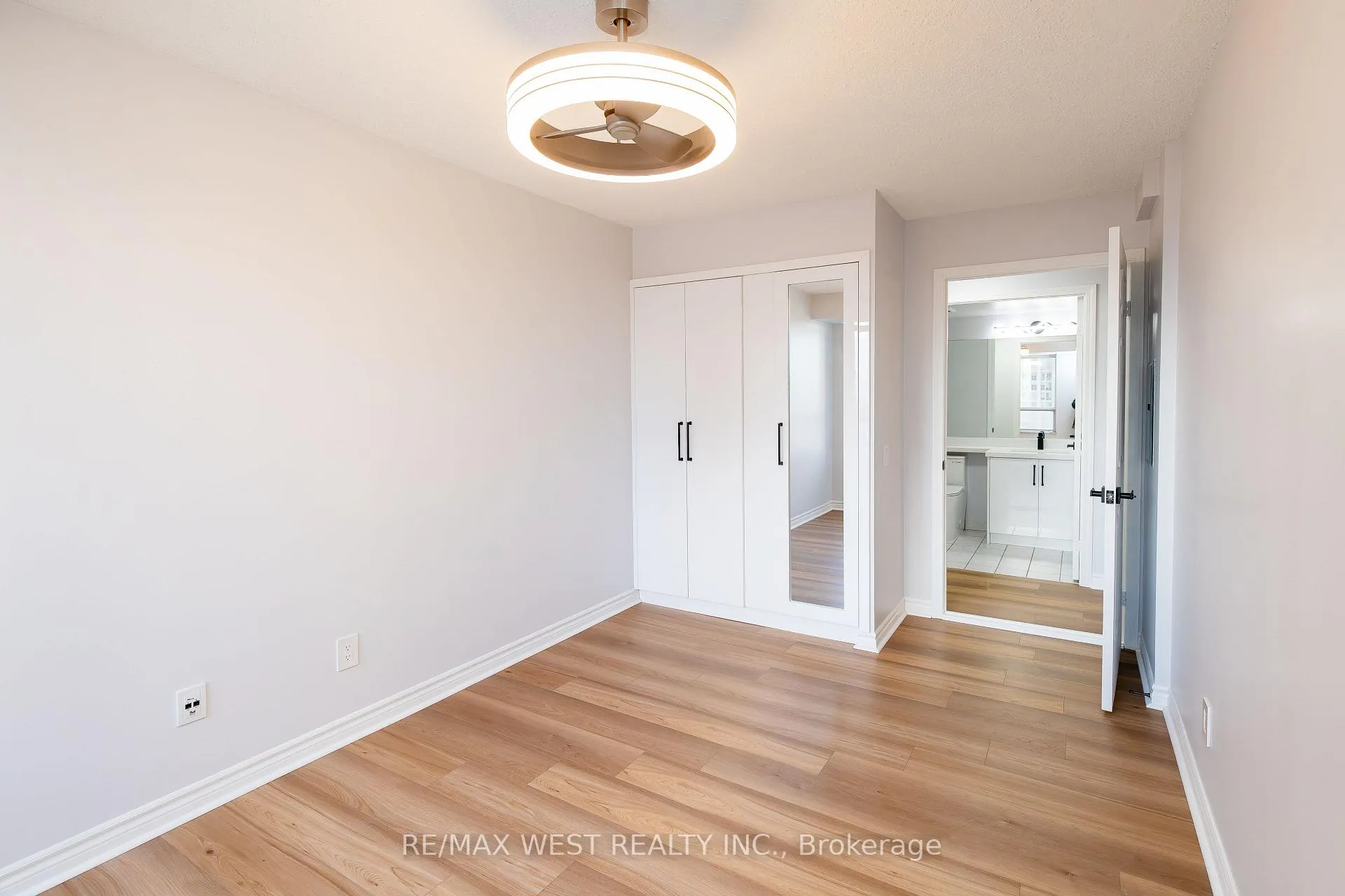 Photo 23 of Unit 902, 35 Kingsbridge Garden Circle, Mississauga, Hurontario — HOMEH
