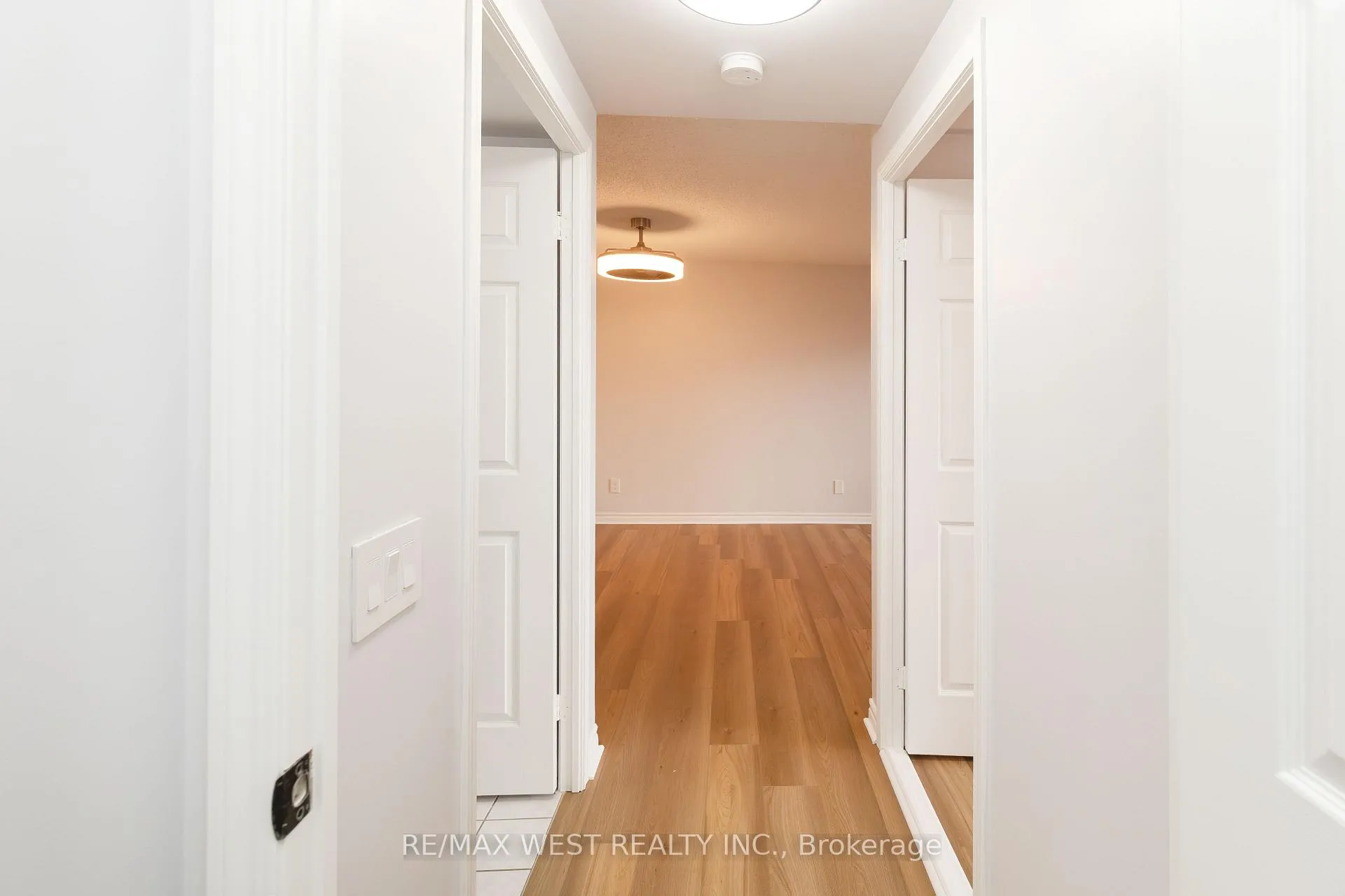 Photo 26 of Unit 902, 35 Kingsbridge Garden Circle, Mississauga, Hurontario — HOMEH