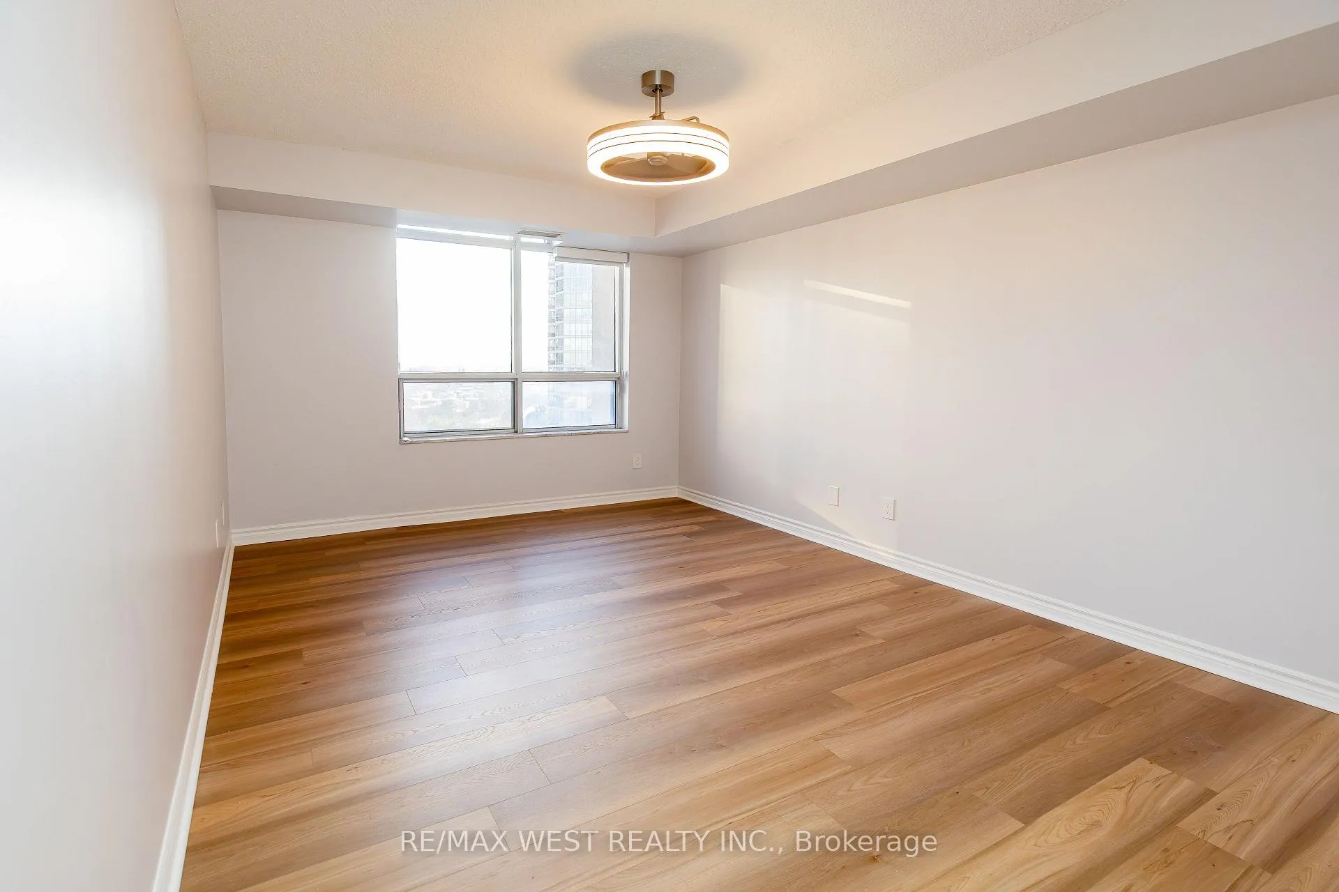 Photo 27 of Unit 902, 35 Kingsbridge Garden Circle, Mississauga, Hurontario — HOMEH
