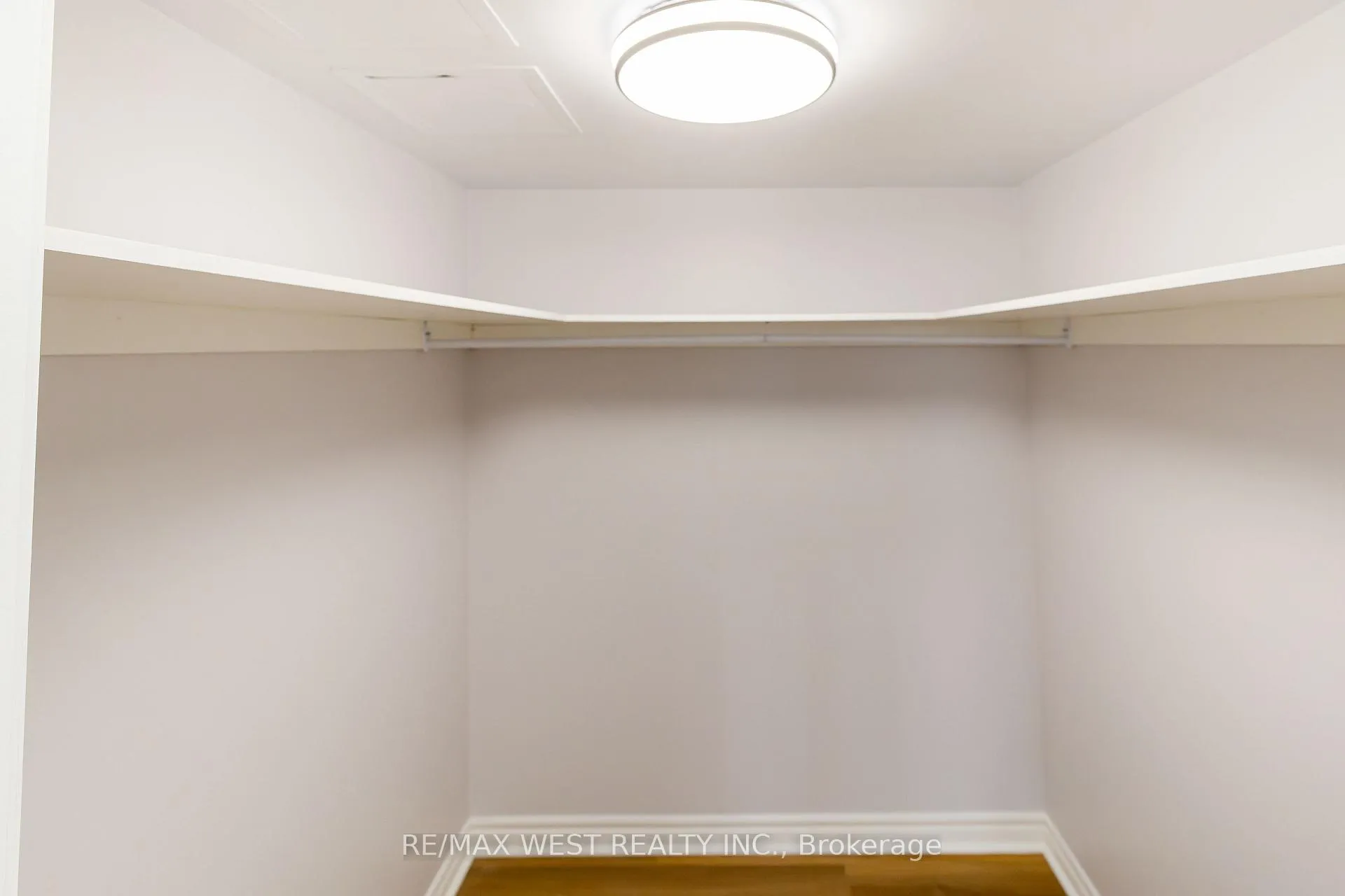 Photo 29 of Unit 902, 35 Kingsbridge Garden Circle, Mississauga, Hurontario — HOMEH