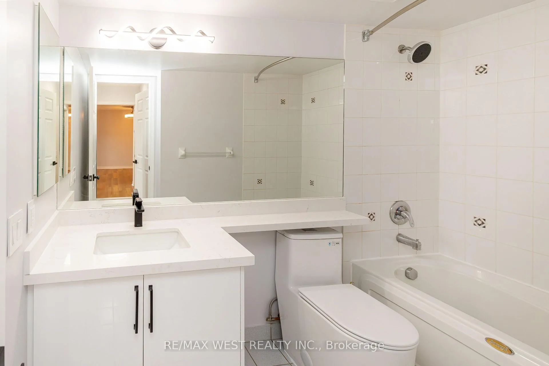Photo 31 of Unit 902, 35 Kingsbridge Garden Circle, Mississauga, Hurontario — HOMEH