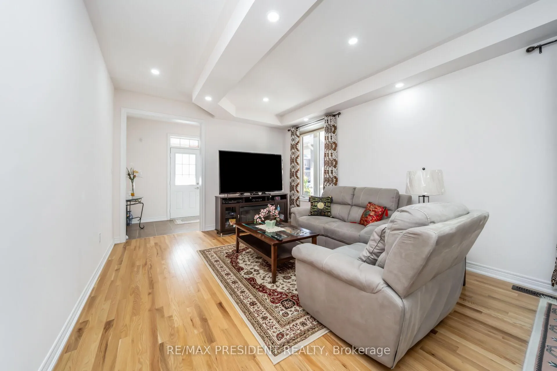 Photo 10 of 13 Clunburry Road, Brampton, Northwest Brampton — HOMEH