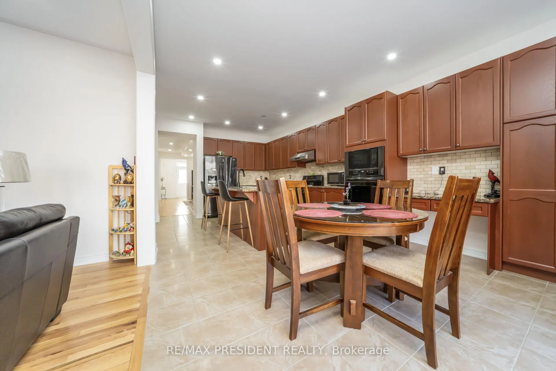 Photo 15 of 13 Clunburry Road, Brampton, Northwest Brampton — HOMEH
