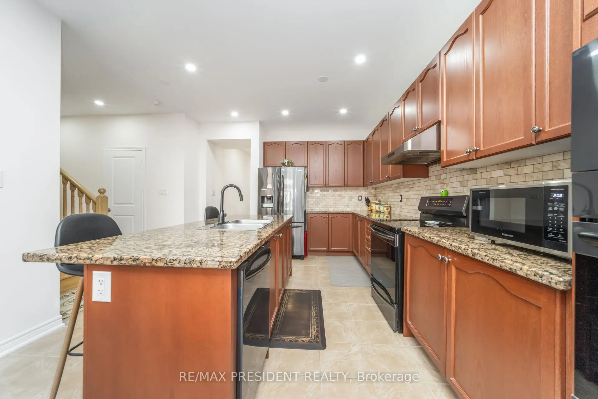 Photo 17 of 13 Clunburry Road, Brampton, Northwest Brampton — HOMEH