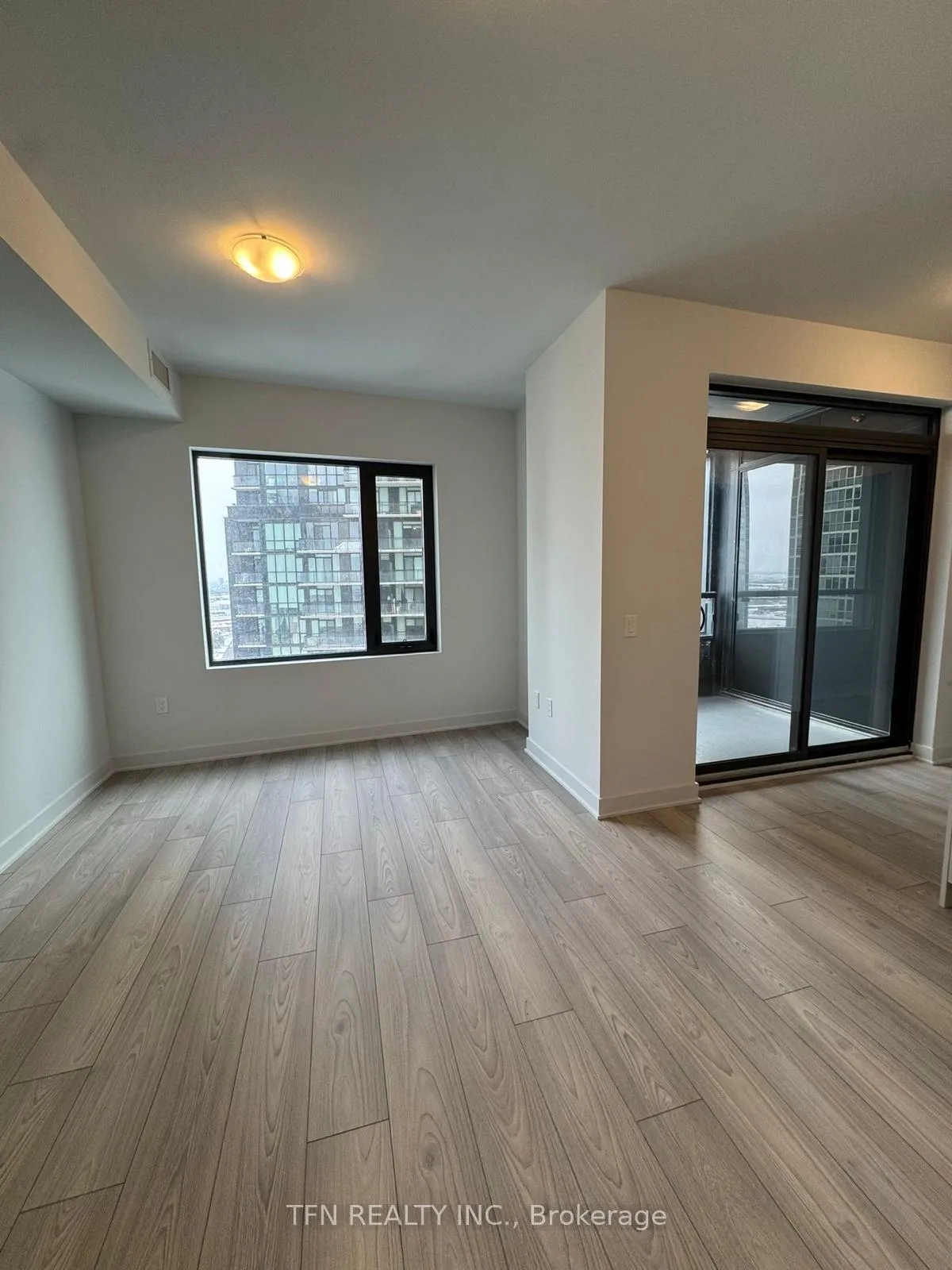 Photo 3 of Unit 2405, 2920 Highway 7, Vaughan, Concord — HOMEH