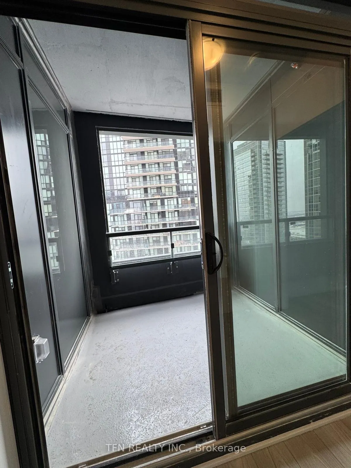 Photo 6 of Unit 2405, 2920 Highway 7, Vaughan, Concord — HOMEH