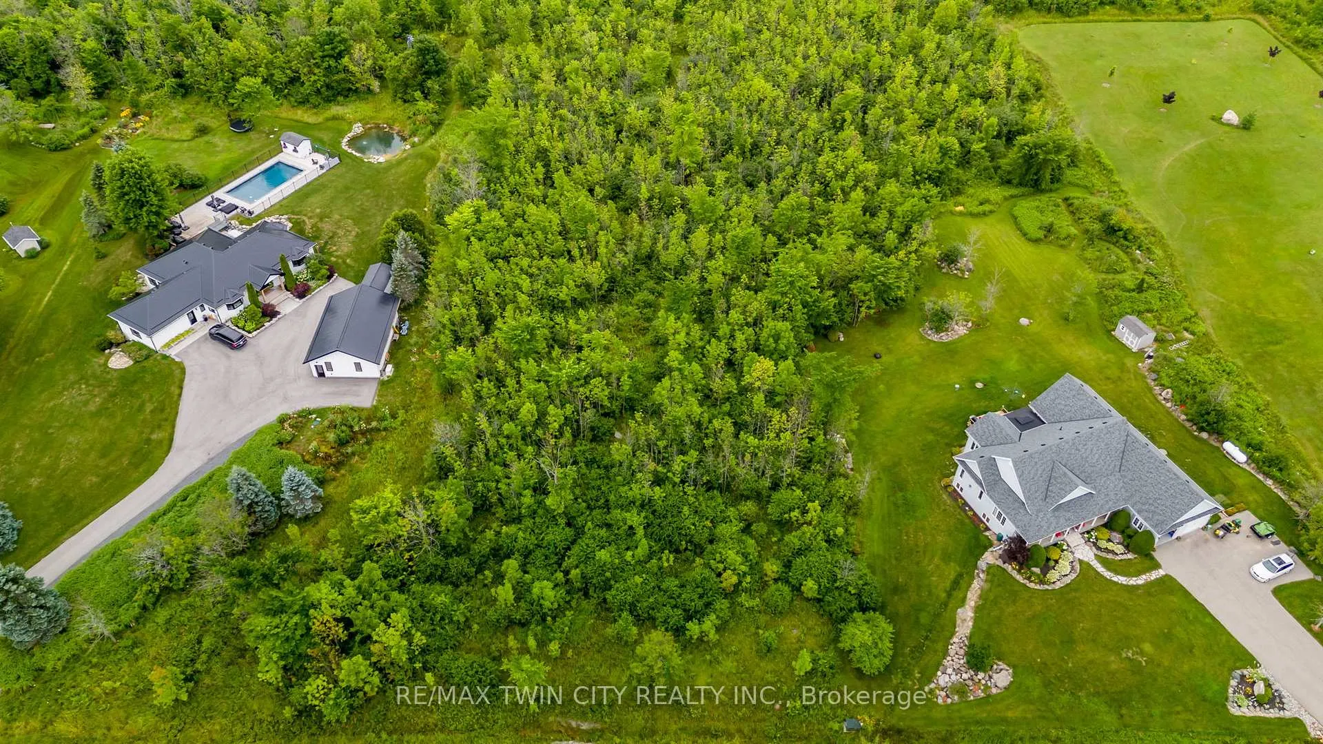 Photo 4 of 106 Ridgecrest Lane, Meaford — HOMEH
