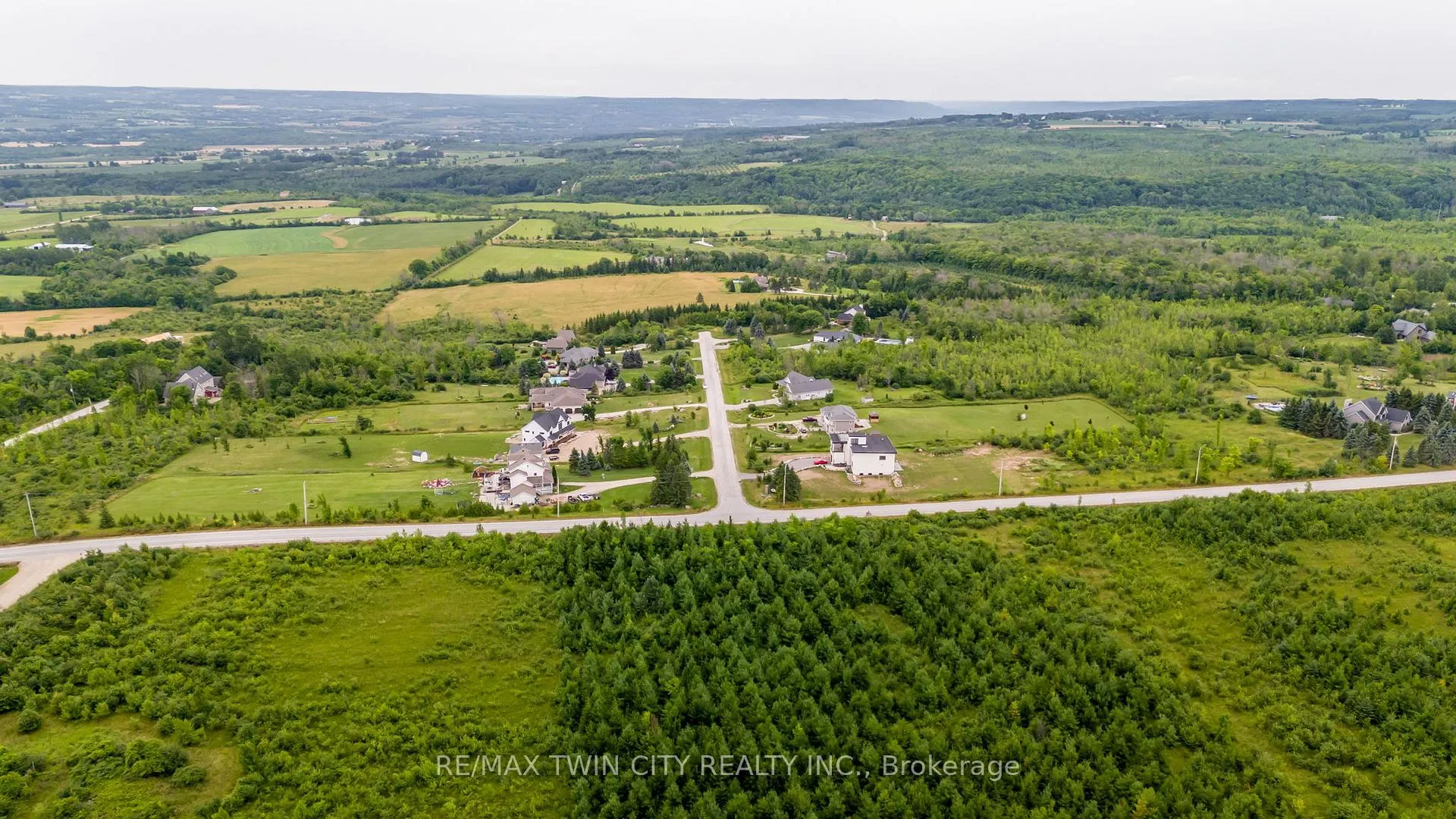 Photo 6 of 106 Ridgecrest Lane, Meaford — HOMEH