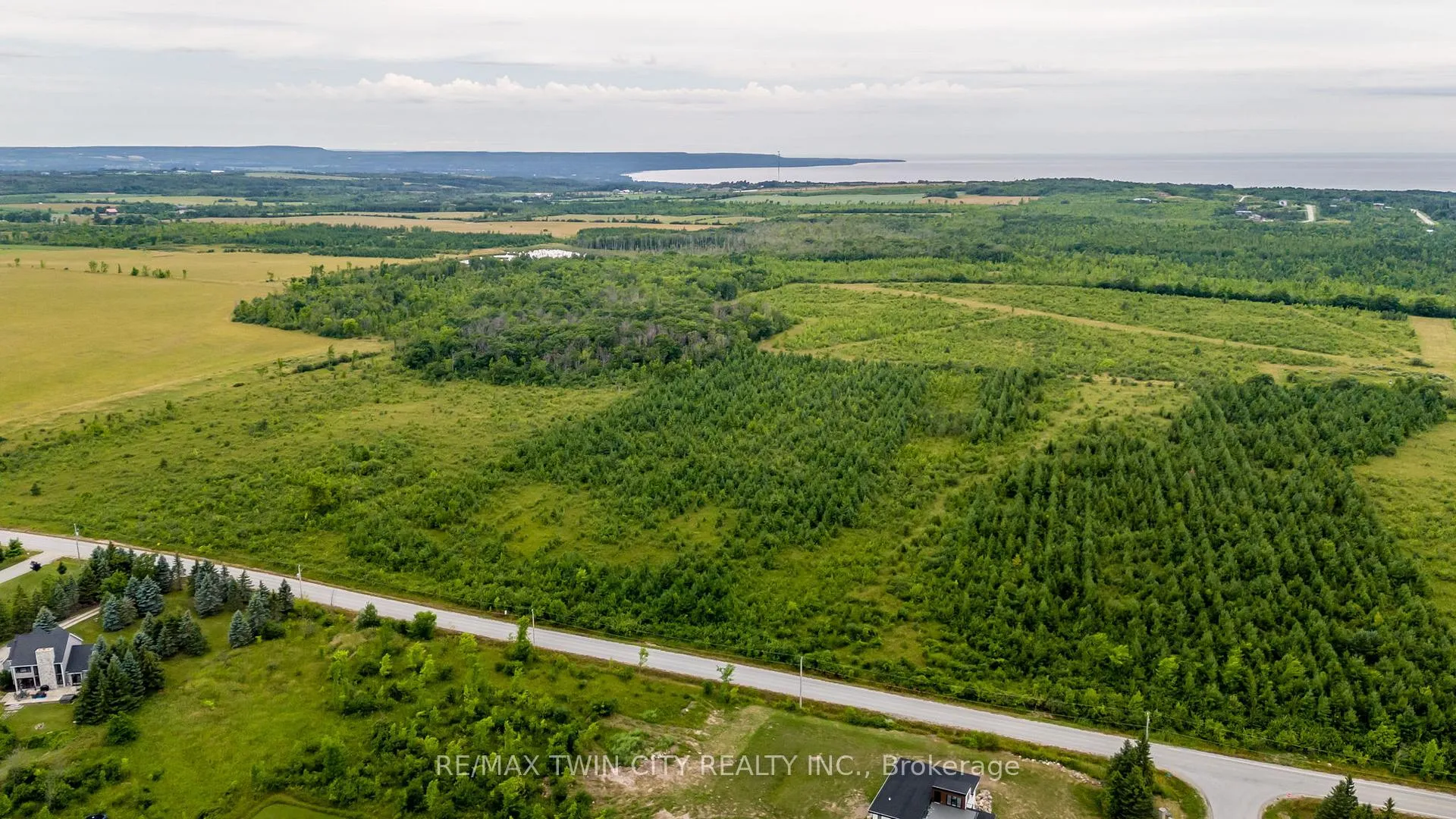 Photo 7 of 106 Ridgecrest Lane, Meaford — HOMEH