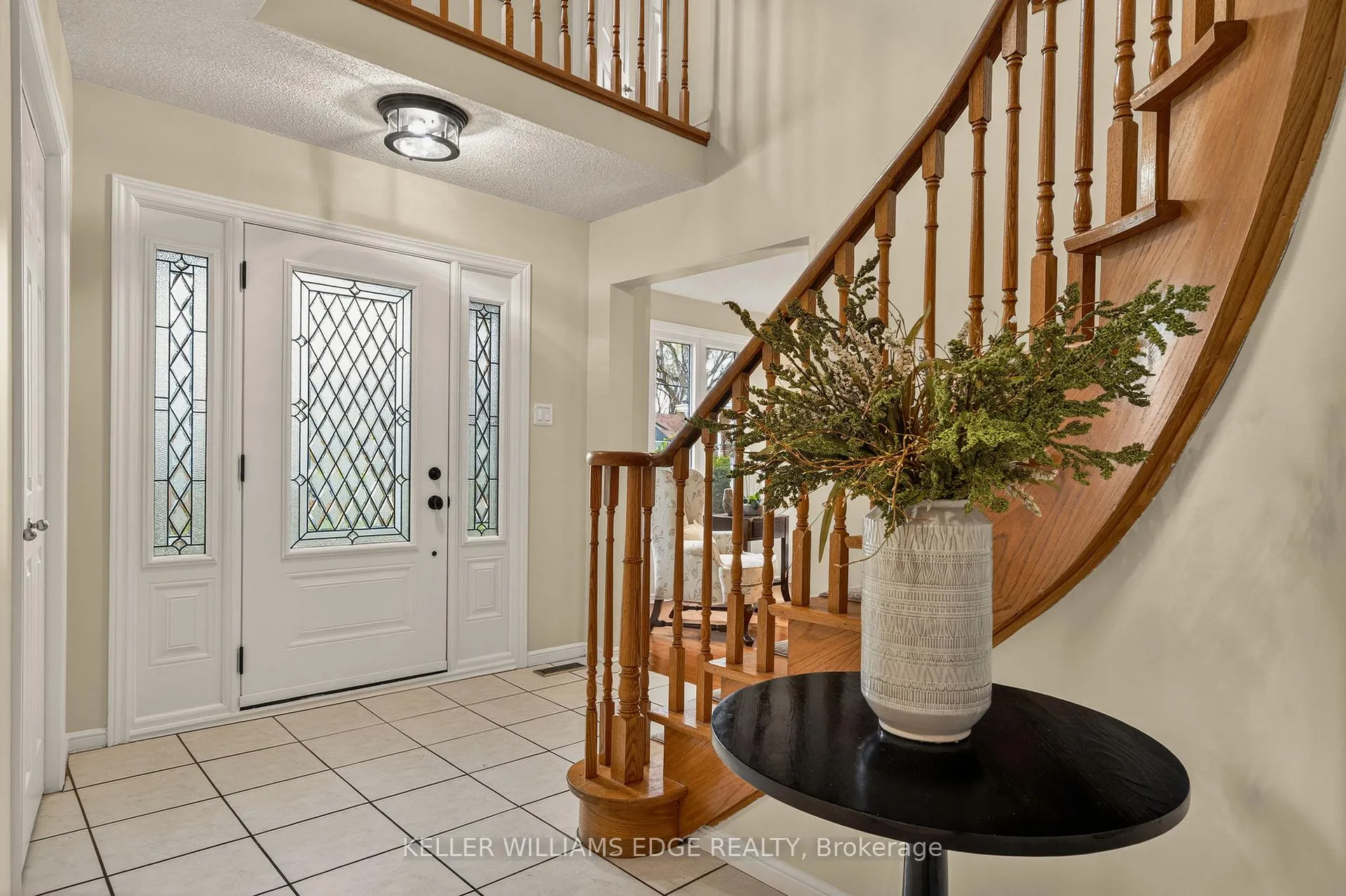 Photo 4 of 520 Woodview Road, Burlington, Roseland — HOMEH