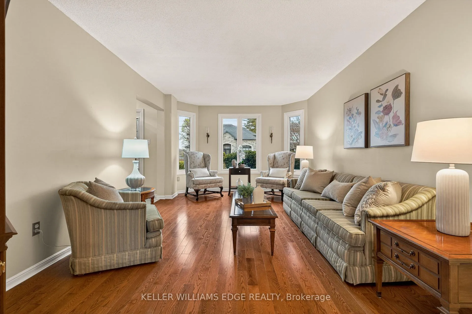 Photo 7 of 520 Woodview Road, Burlington, Roseland — HOMEH