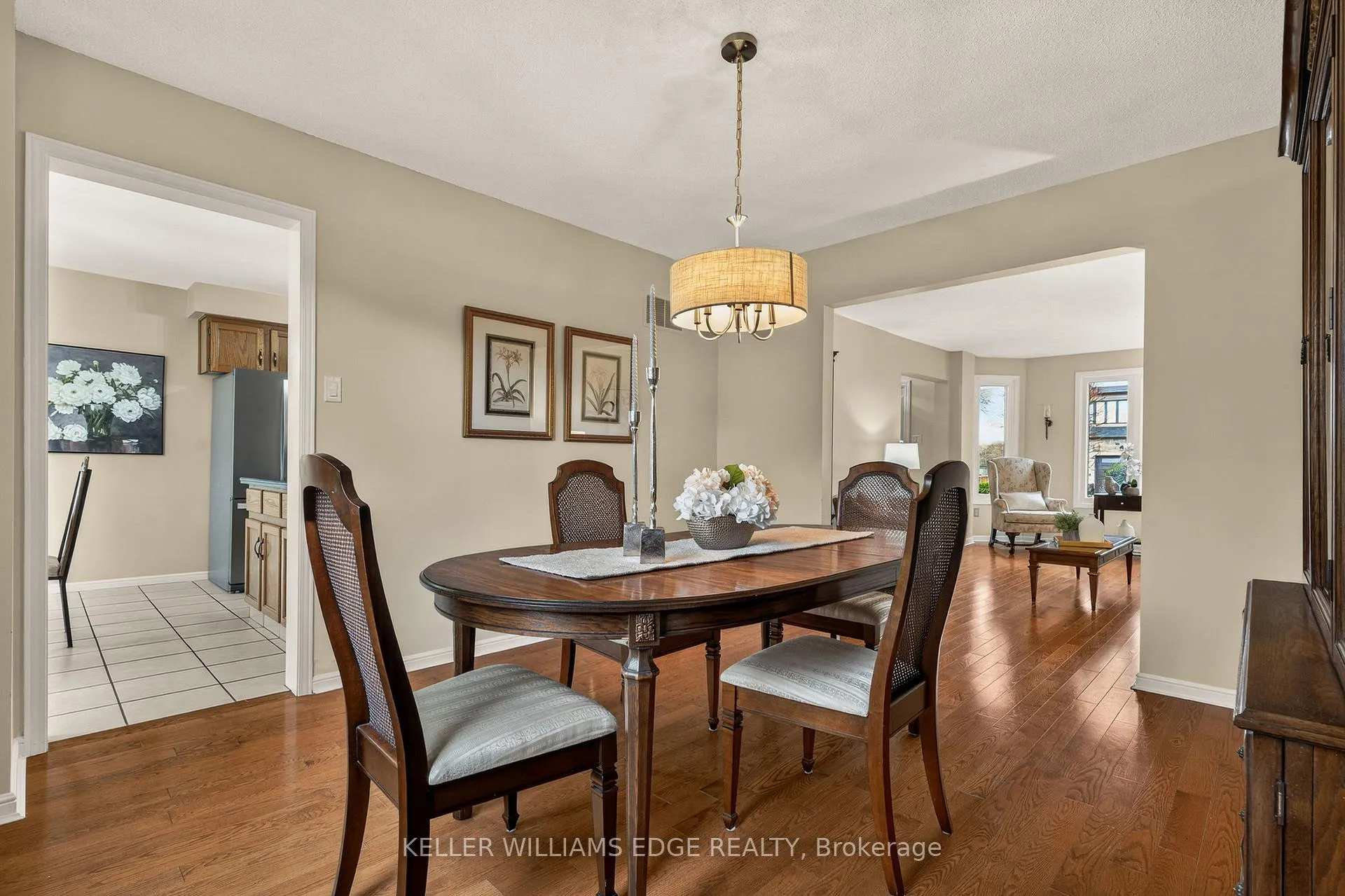 Photo 10 of 520 Woodview Road, Burlington, Roseland — HOMEH