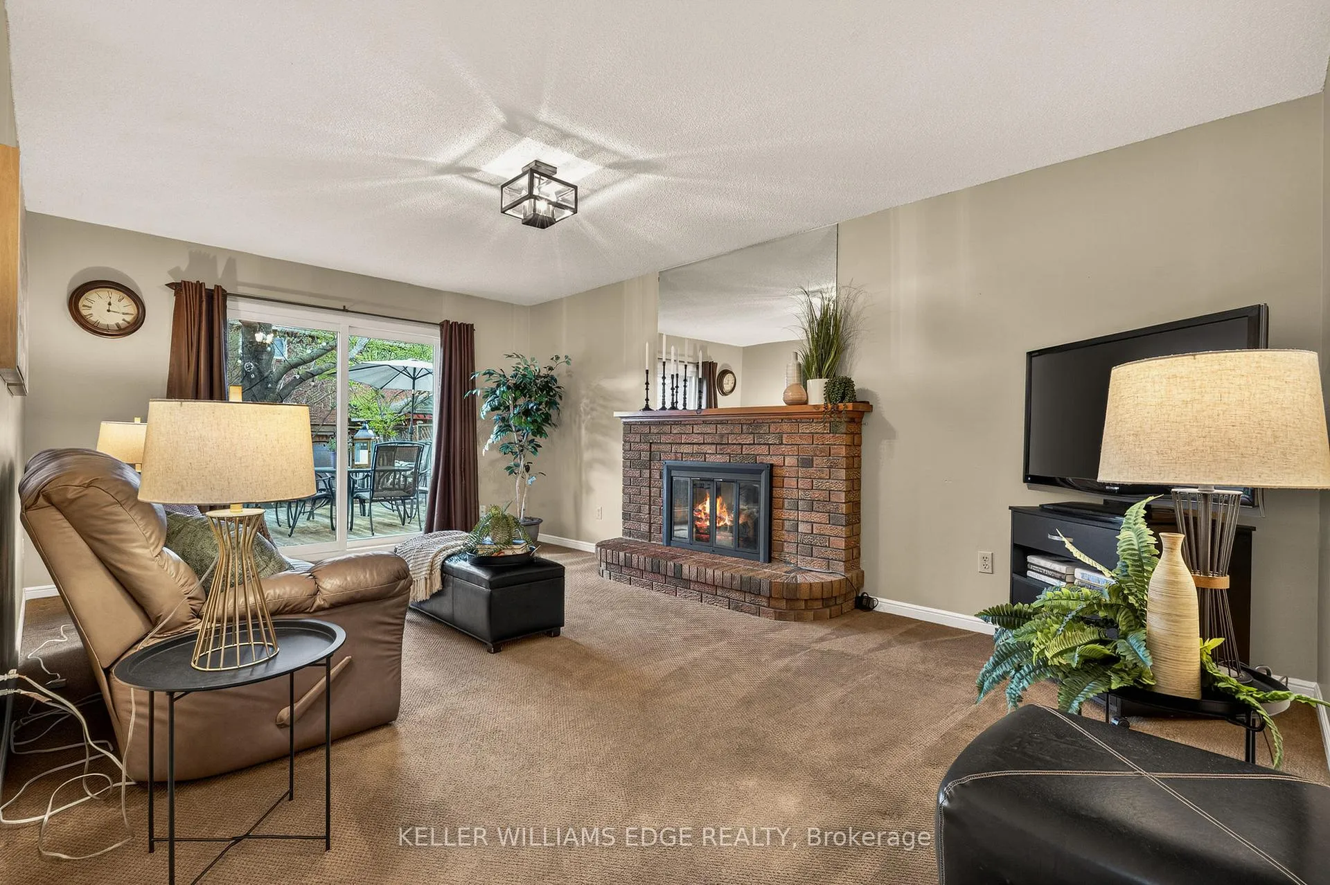 Photo 11 of 520 Woodview Road, Burlington, Roseland — HOMEH