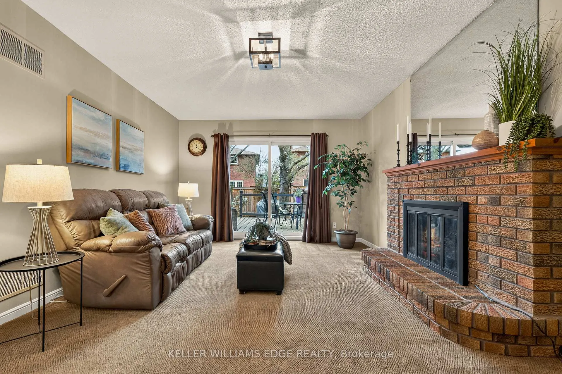 Photo 12 of 520 Woodview Road, Burlington, Roseland — HOMEH
