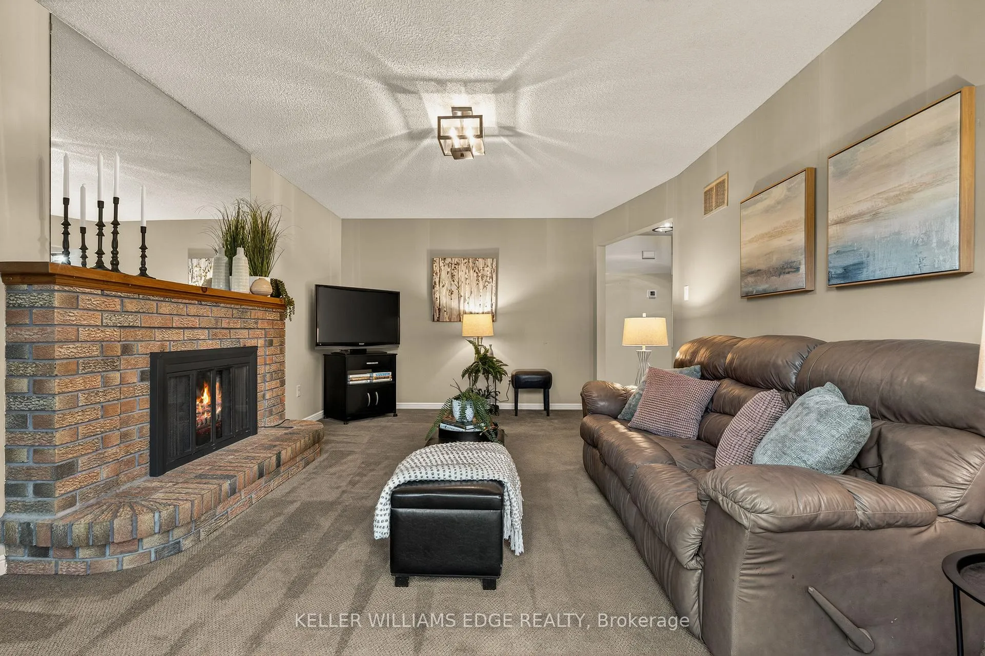Photo 13 of 520 Woodview Road, Burlington, Roseland — HOMEH