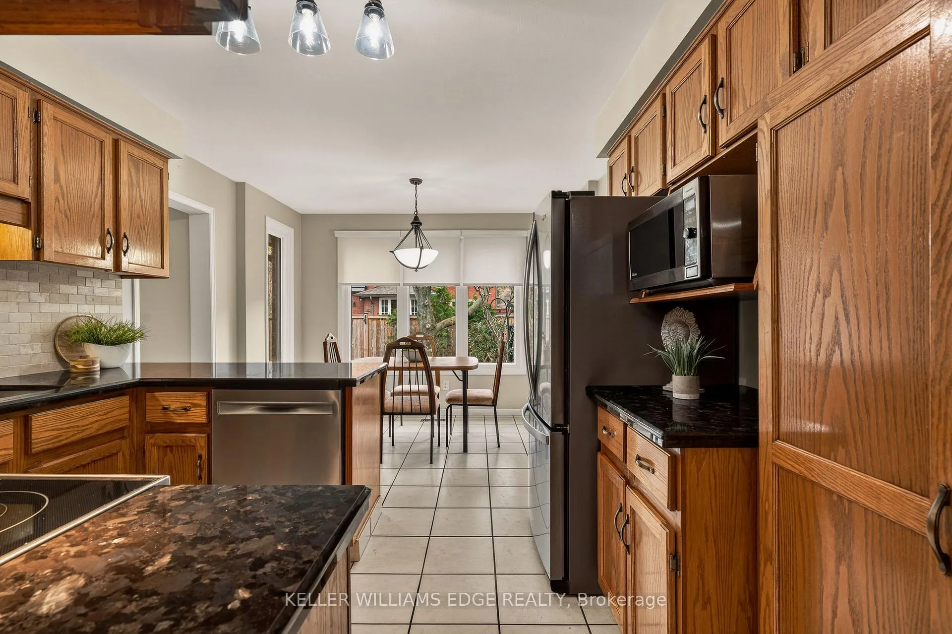 Photo 14 of 520 Woodview Road, Burlington, Roseland — HOMEH