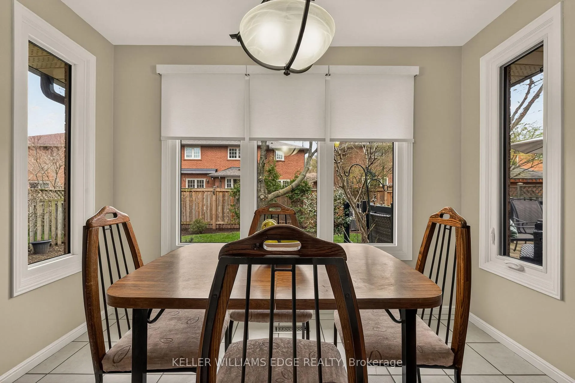 Photo 20 of 520 Woodview Road, Burlington, Roseland — HOMEH